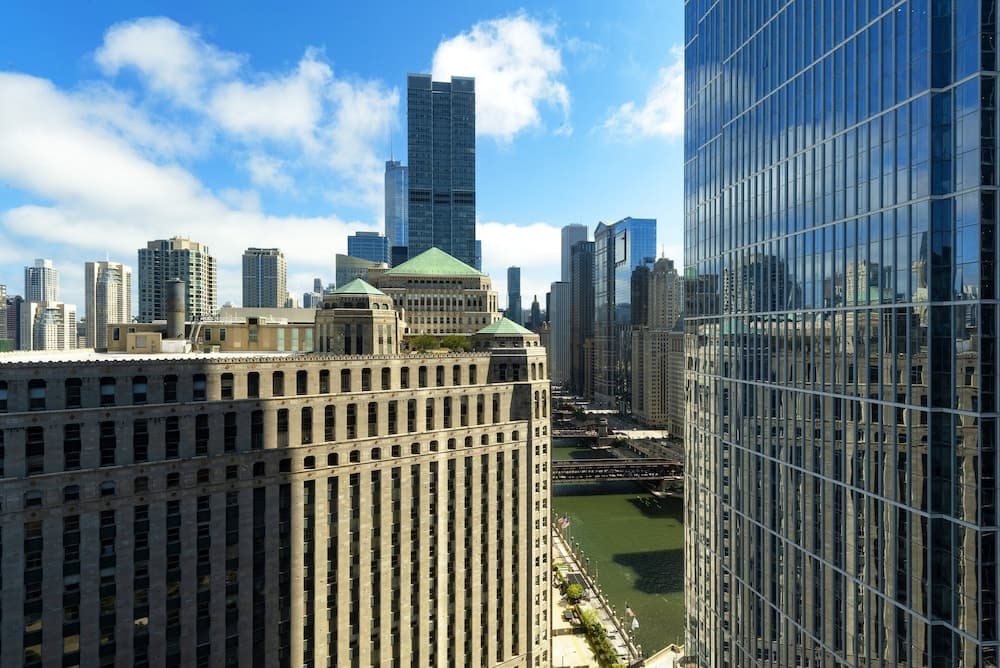 voco Chicago Downtown - Riverwalk by IHG featured exterior or lobby in Chicago, IL — similar hotel