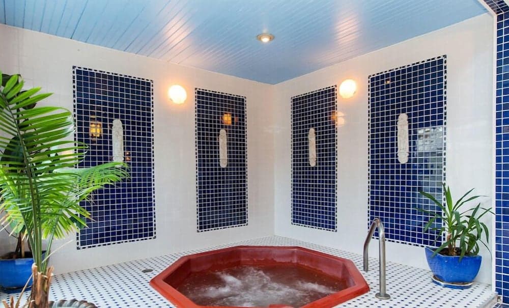 Copperhood Retreat & Spa property views in Phoenicia, NY — gallery photo 3
