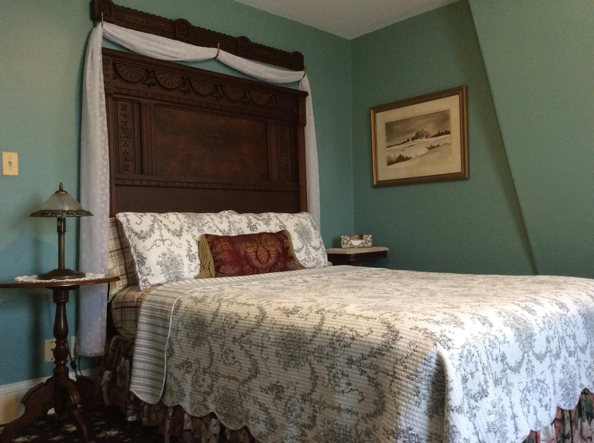 Fair Street Guest House interior in Newport, RI — gallery photo 2