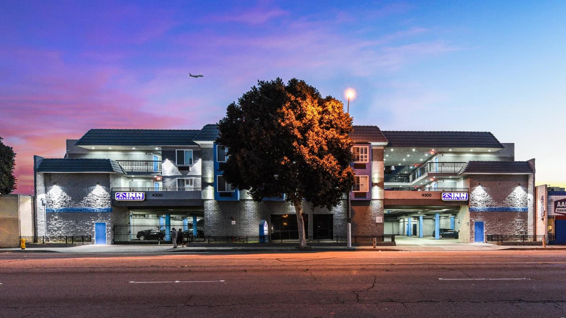 Hollywood Inn Express LAX gallery photo in Inglewood, CA — image 12