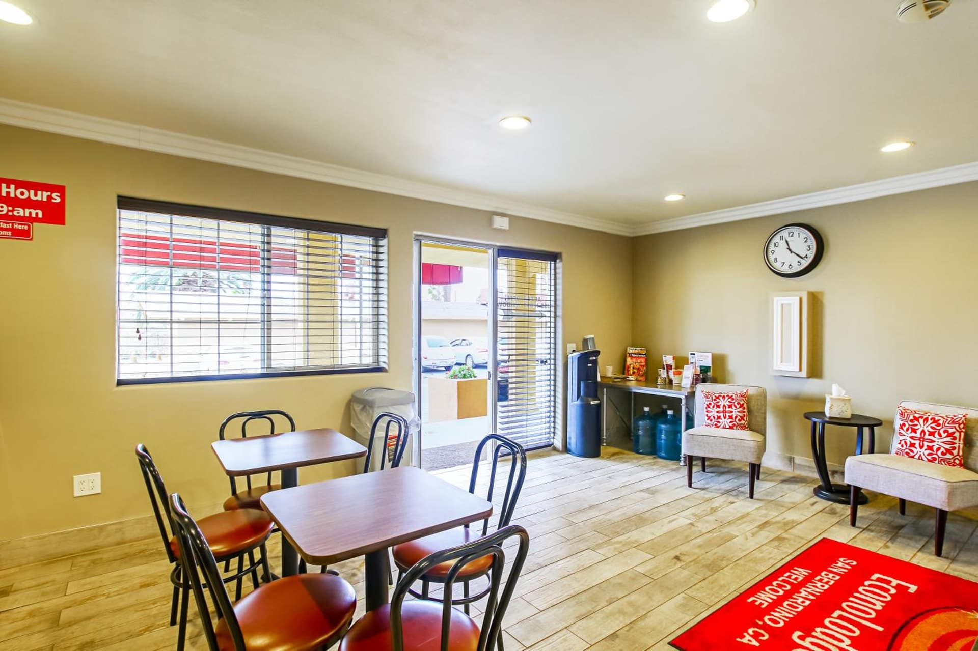 Econo Lodge San Bernardino I-215 gallery photo in San Bernardino, CA — image 13
