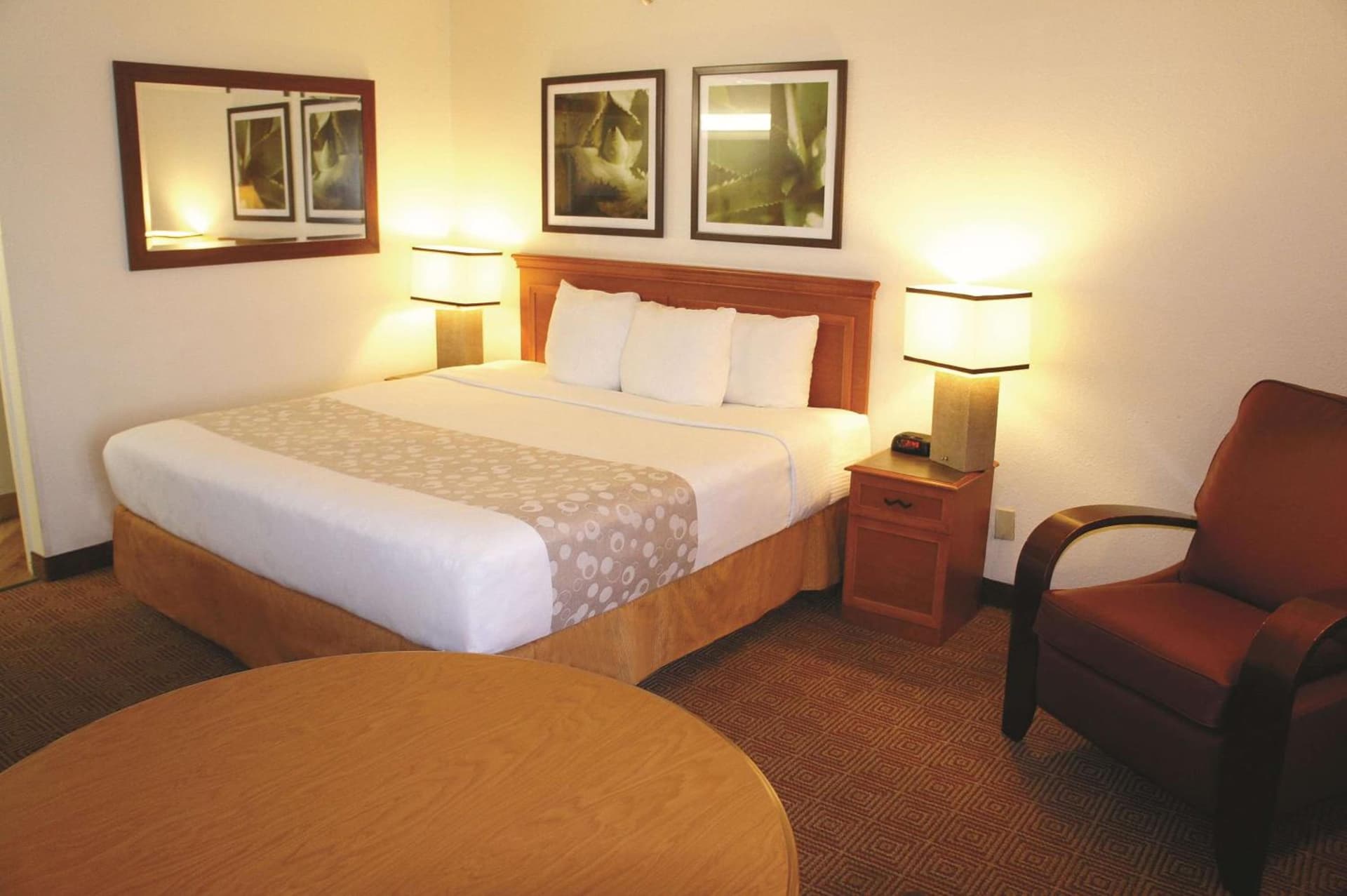 La Quinta Inn by Wyndham Kansas City North gallery photo in Kansas City, MO — image 9