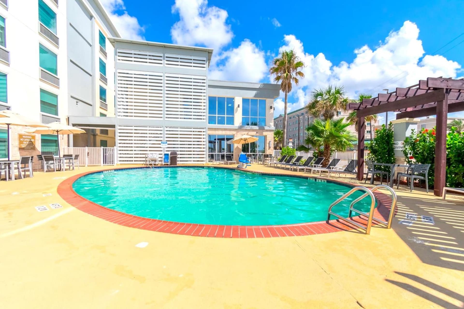 Clarion Pointe Galveston Seawall gallery photo in Galveston, TX — image 17