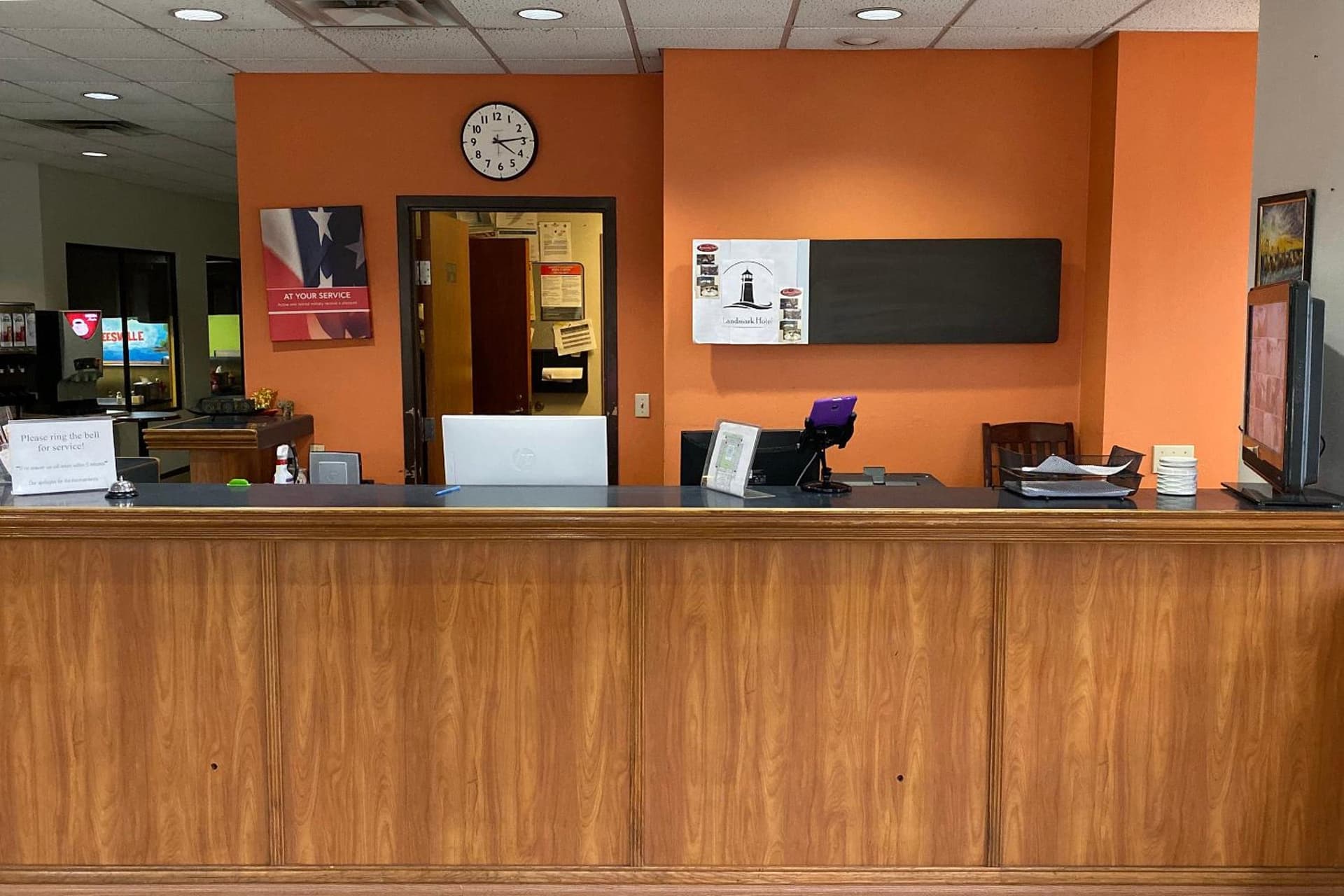 Landmark Hotel interior in Leesville, LA — gallery photo 2