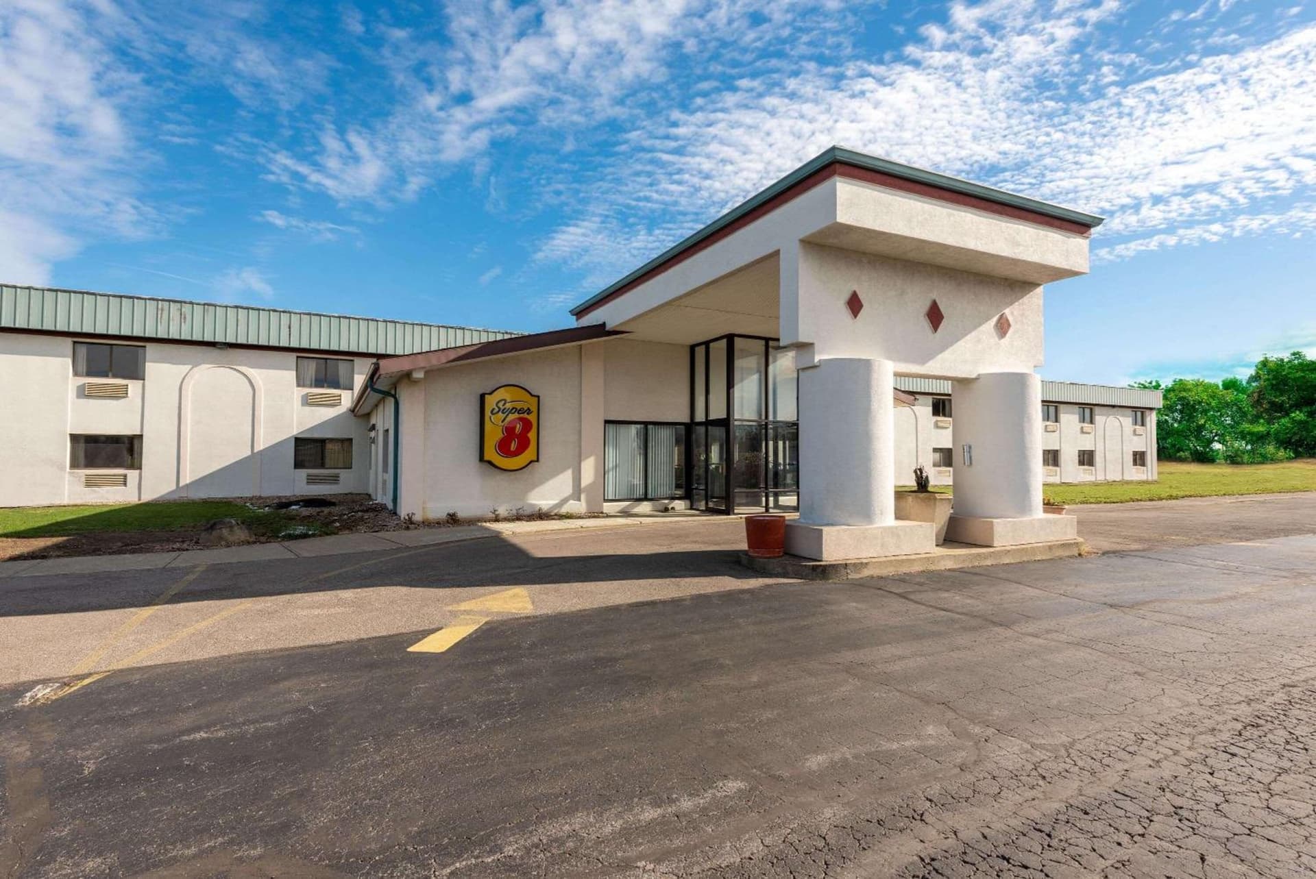 Super 8 by Wyndham Cleveland featured exterior or lobby in North Ridgeville, OH — similar hotel