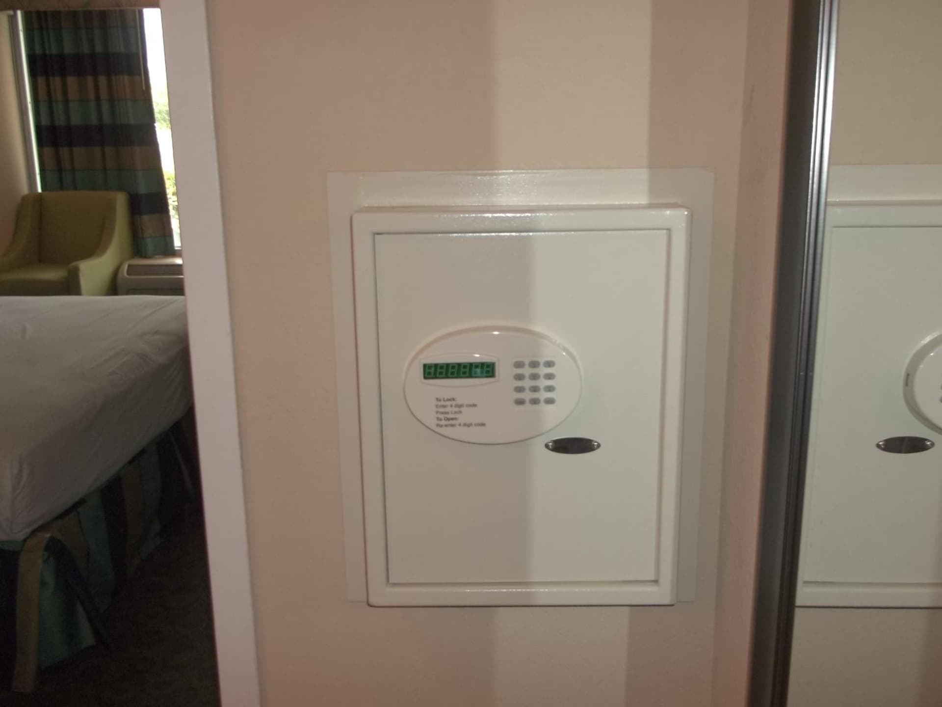 Days Inn by Wyndham Fort Lauderdale Airport Cruise Port gallery photo in Fort Lauderdale, FL — image 18