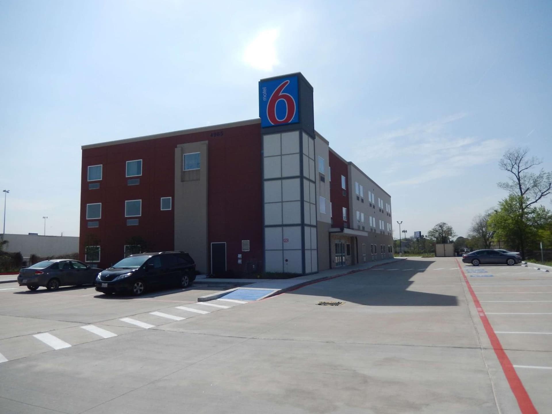 Motel 6-Houston, TX - Downtown North featured exterior or lobby in Houston, TX — similar hotel