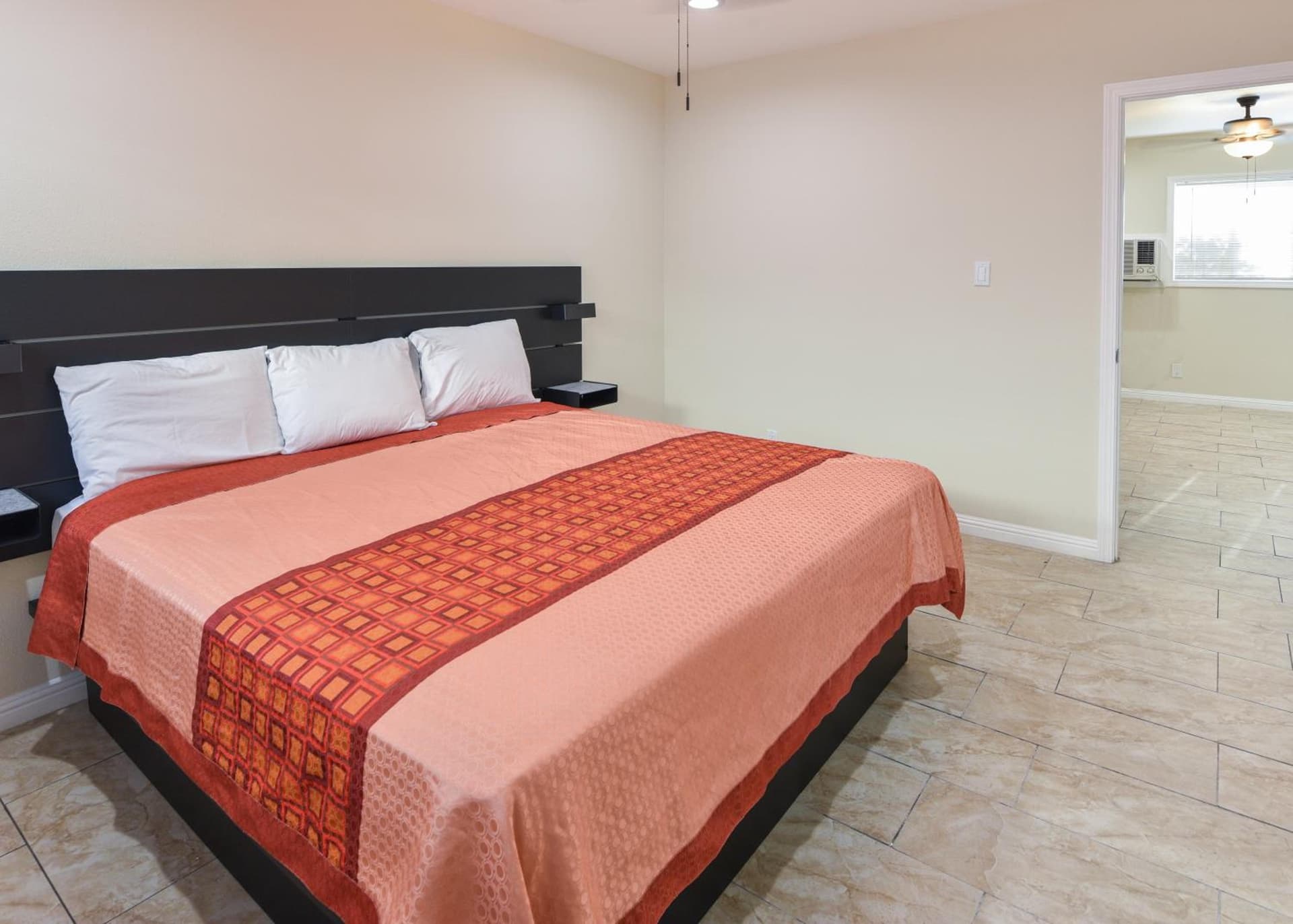 Holly Park Motel near LAX interior in Inglewood, CA — gallery photo 2