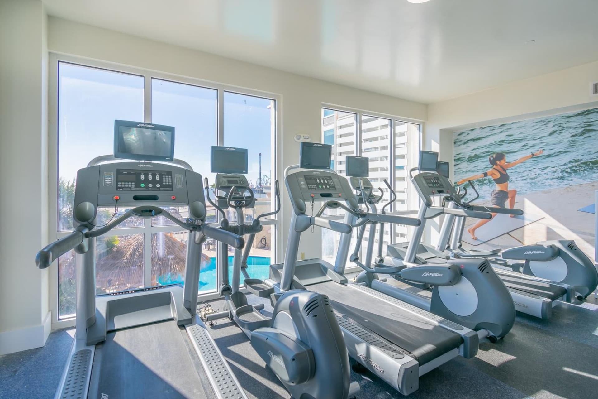 Clarion Pointe Galveston Seawall gallery photo in Galveston, TX — image 15