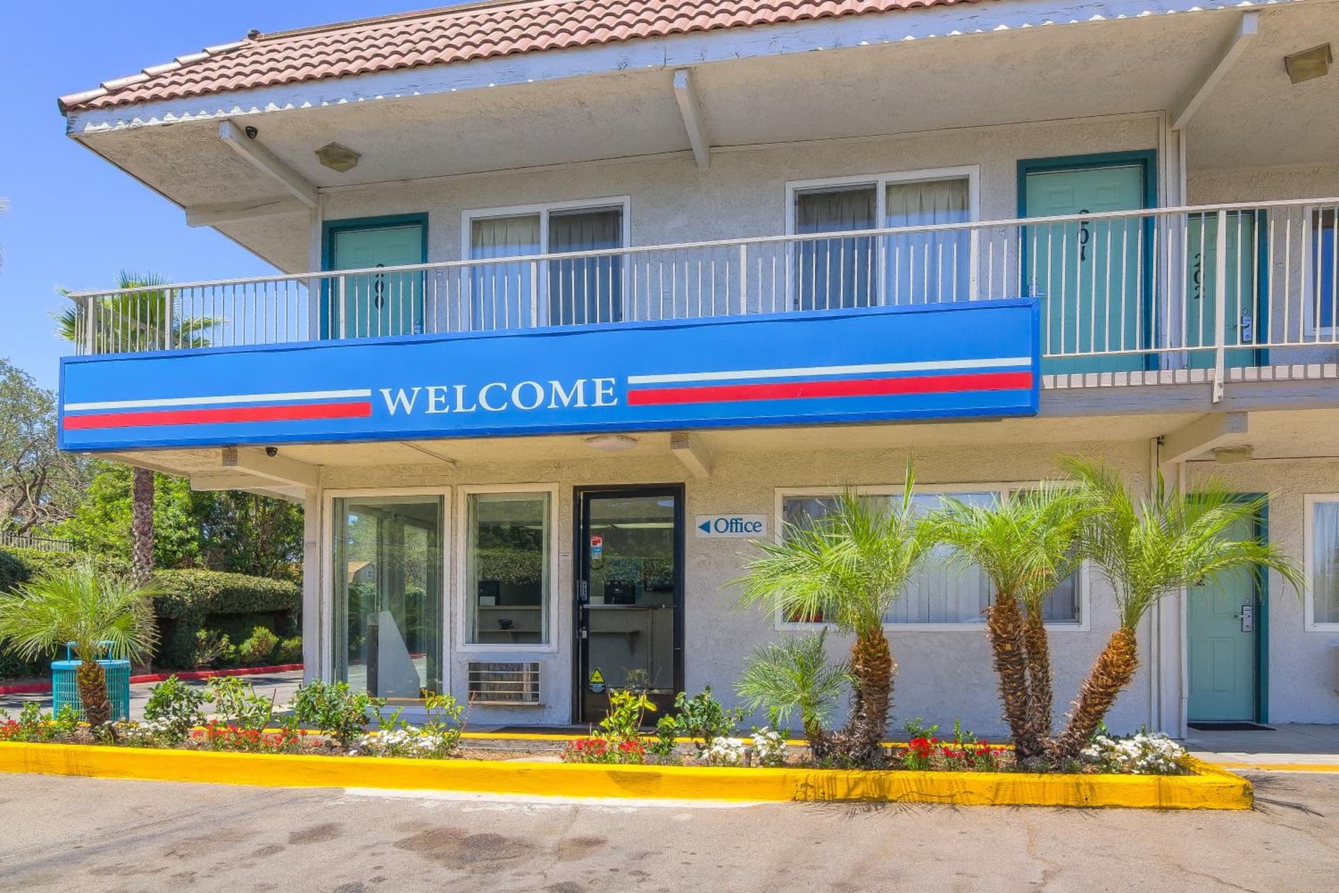 Motel 6-Sepulveda, CA - Los Angeles - Van Nuys - North Hills exterior or lobby in North Hills, CA — main listing photo