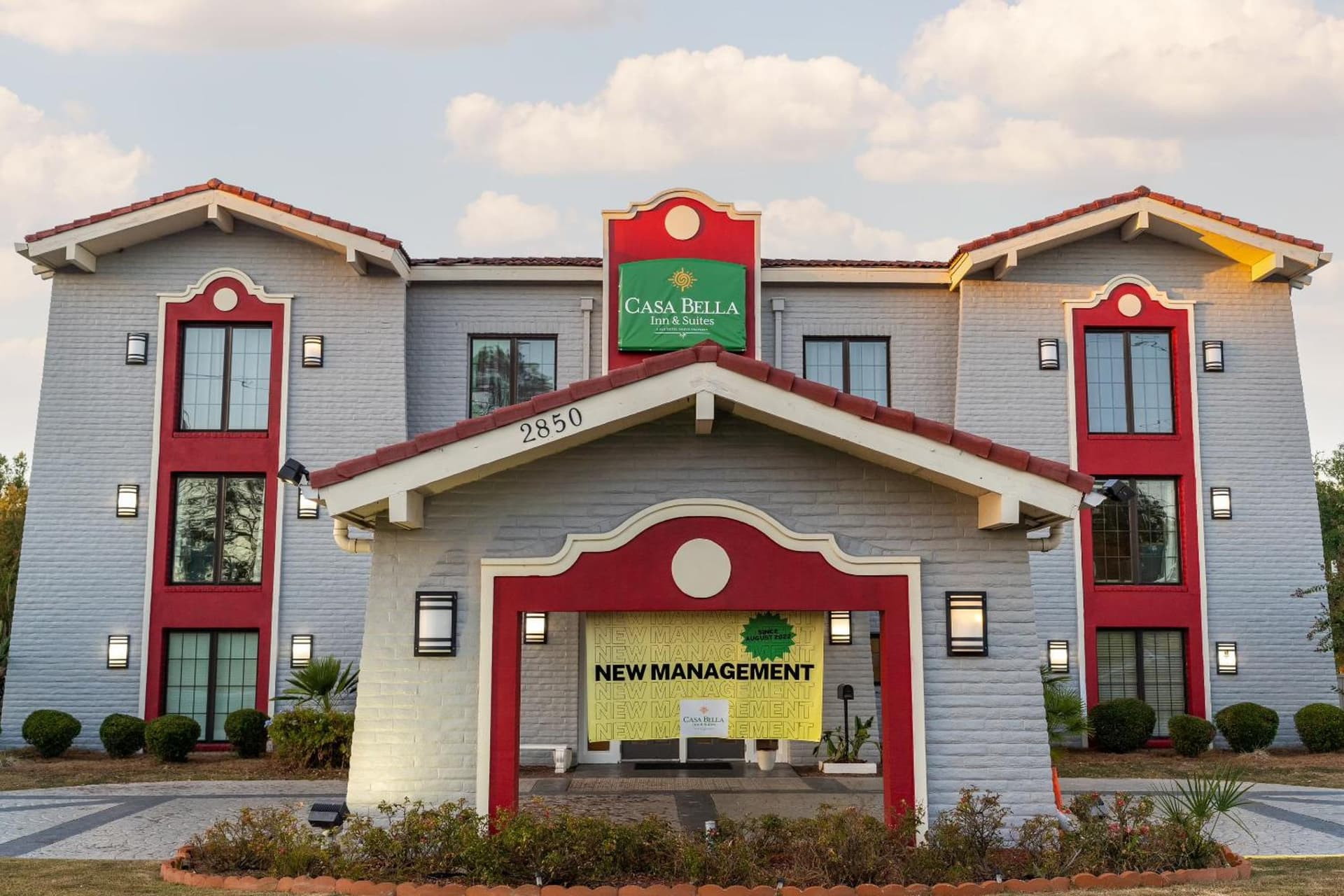 Casa Bella Inn & Suites Extended Stay interior in Tallahassee, FL — gallery photo 2