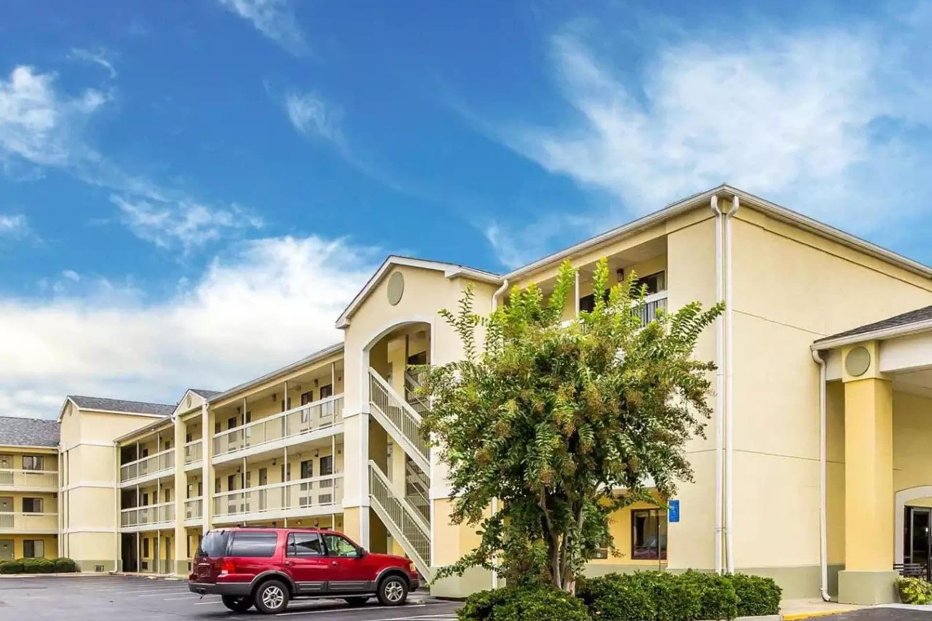 Suburban Studios featured exterior or lobby in Augusta, GA — similar hotel