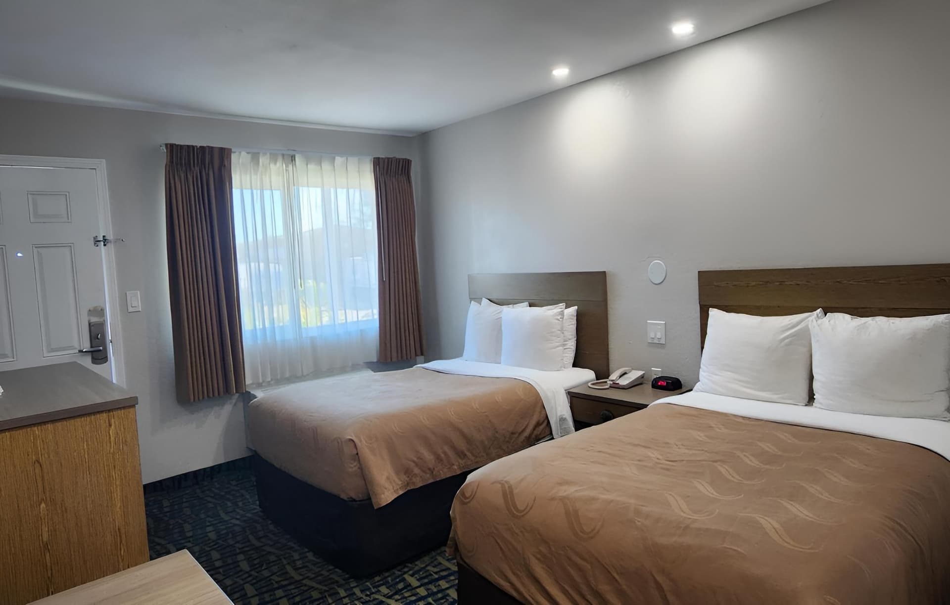 The Grove at Pismo Beach interior in Pismo Beach, CA — gallery photo 2