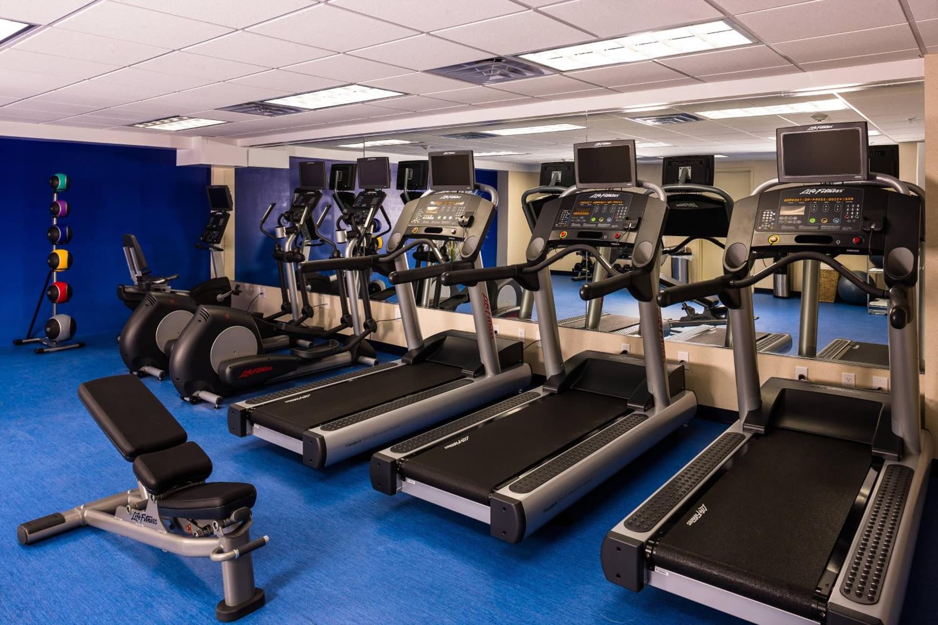 SpringHill Suites by Marriott New York LaGuardia Airport property views in Queens, NY — gallery photo 3