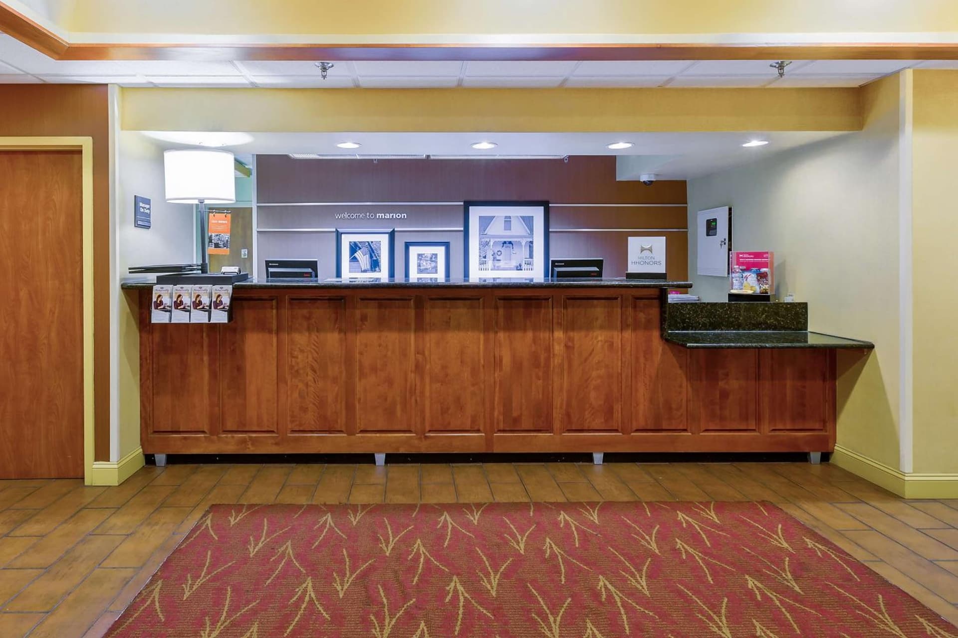 Hampton Inn Marion interior in Marion, IL — gallery photo 2