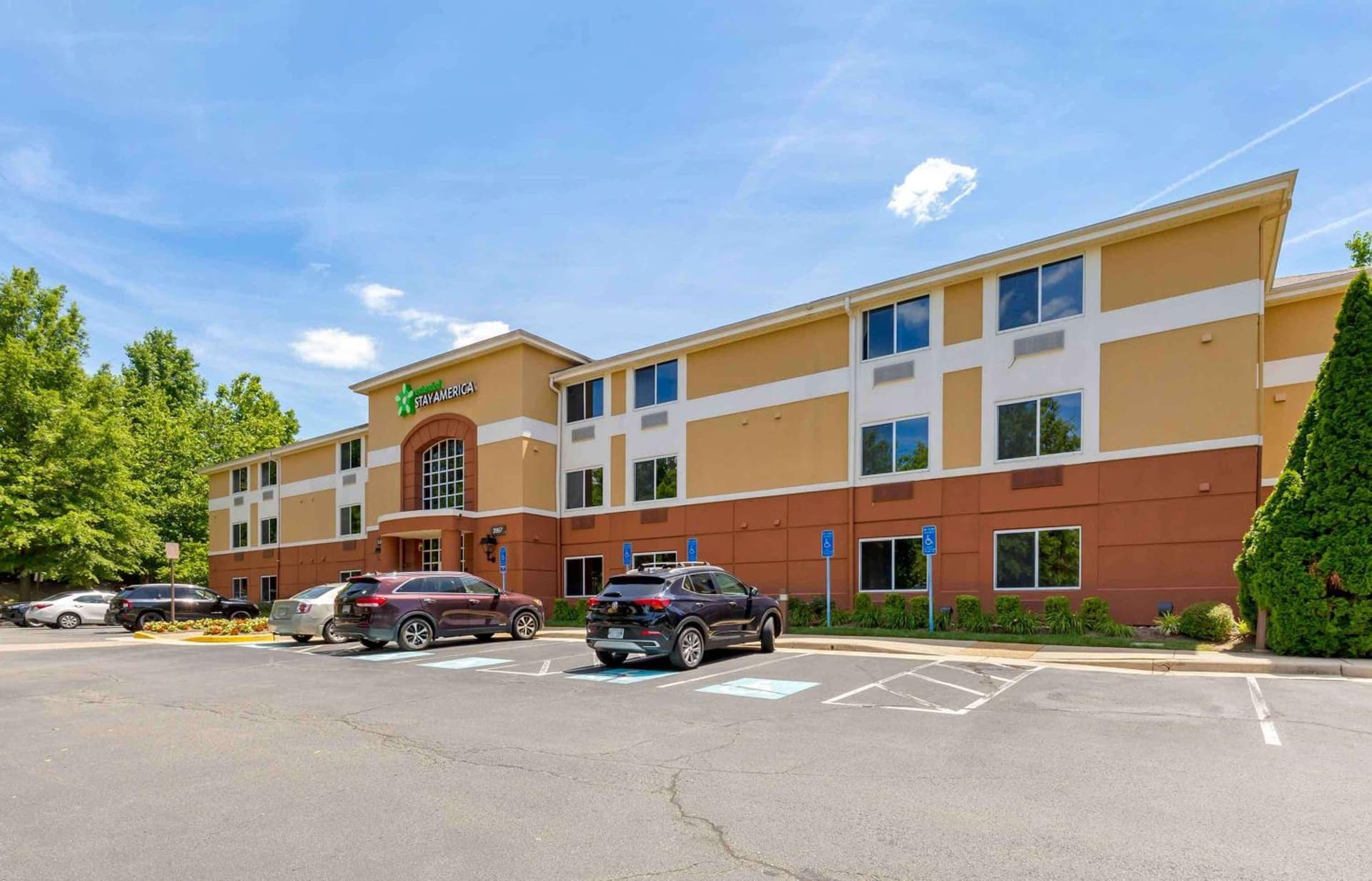 Extended Stay America Suites - Washington, DC - Fairfax interior in Fairfax, VA — gallery photo 2