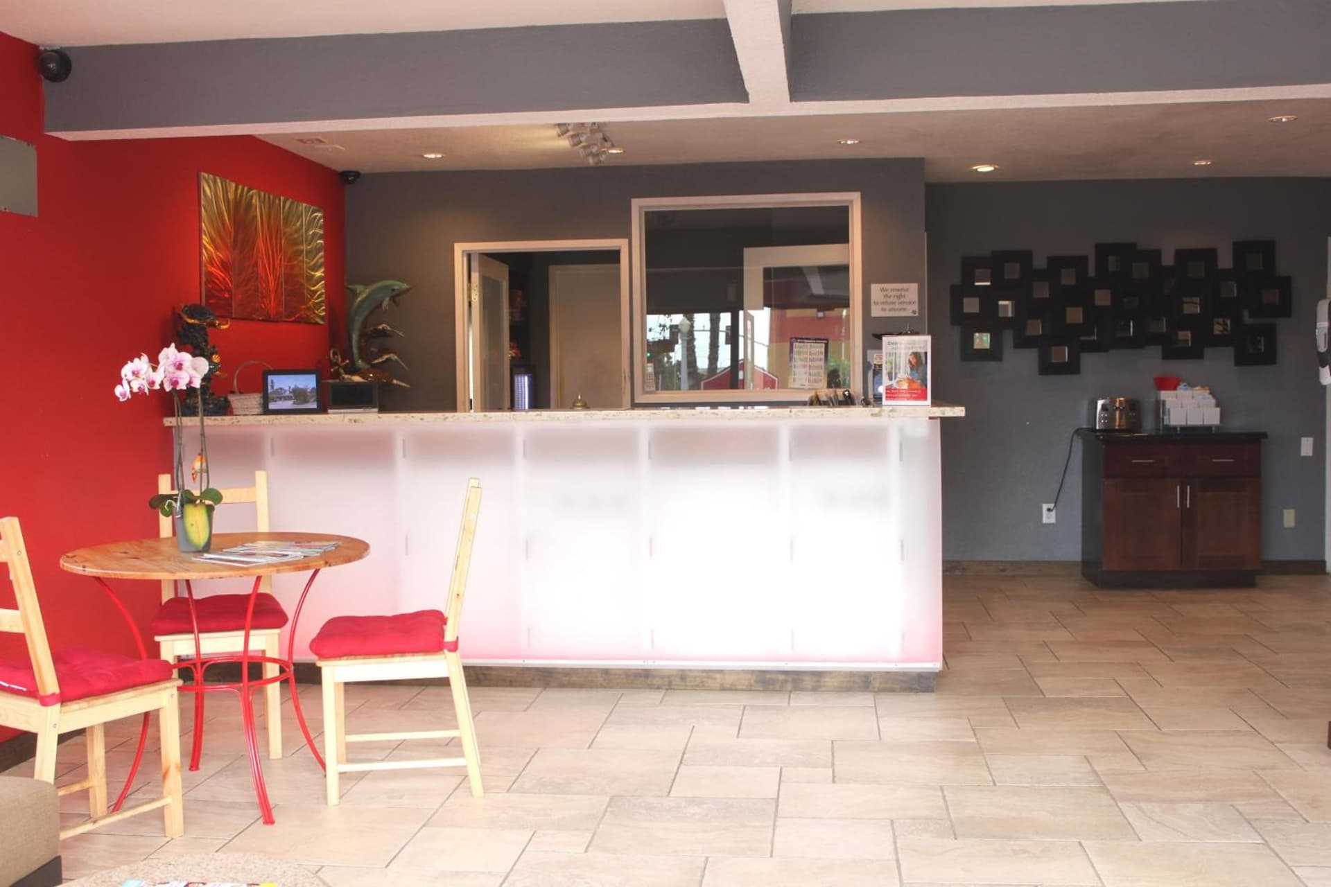 Ramada by Wyndham near SeaWorld / Mission Beach interior in San Diego, CA — gallery photo 2