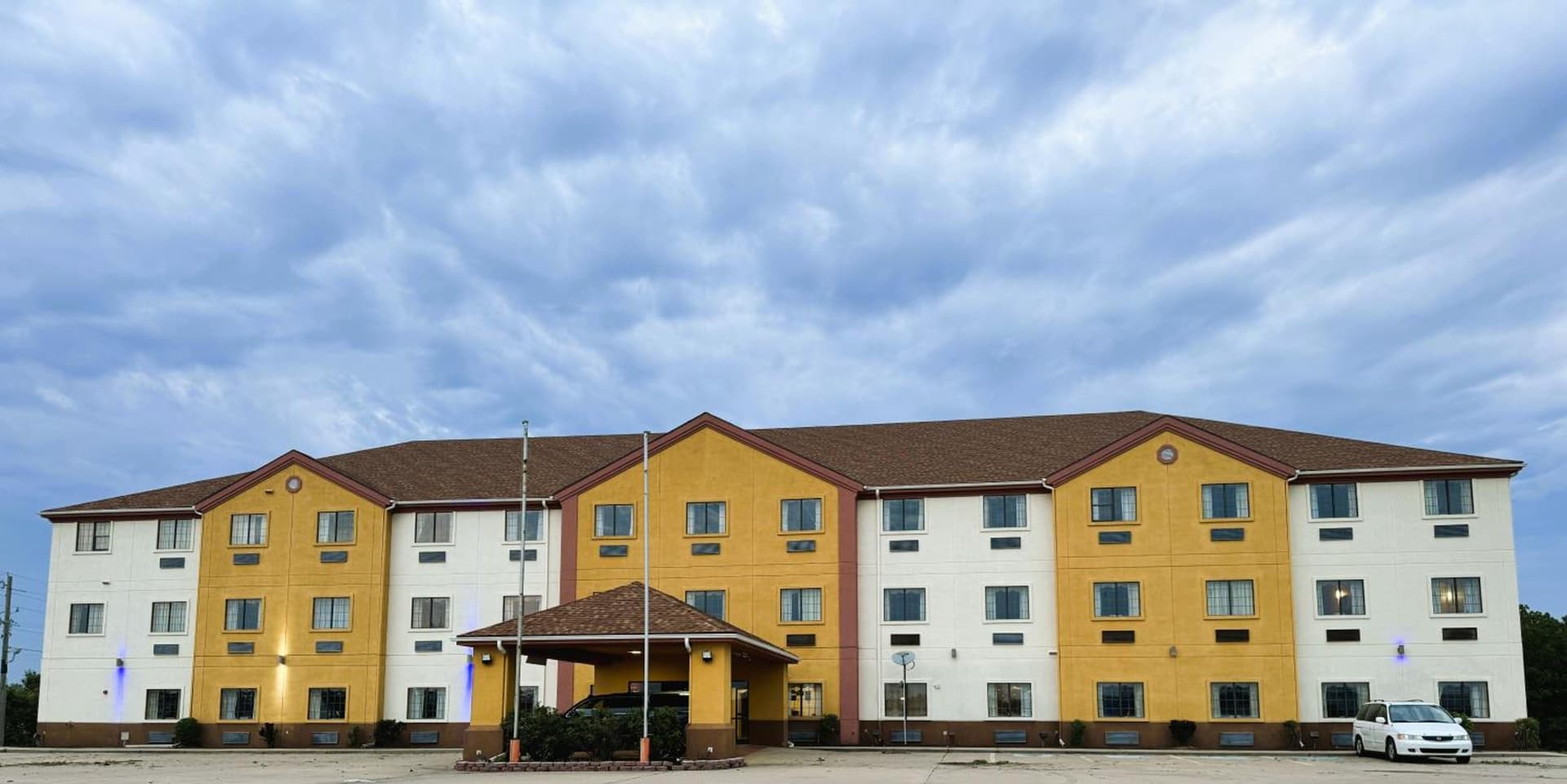 McAlester Inn and Suites property views in McAlester, OK — gallery photo 3