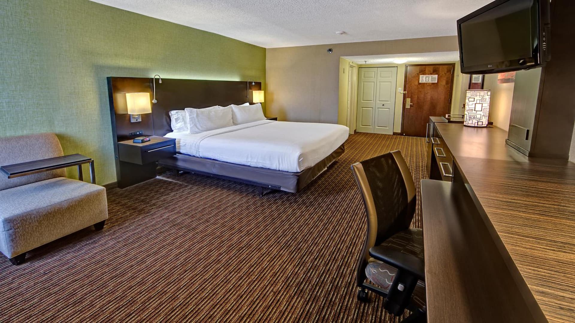 Clarion Hotel & Suites Conference Center Memphis Airport property views in Memphis, TN — gallery photo 3