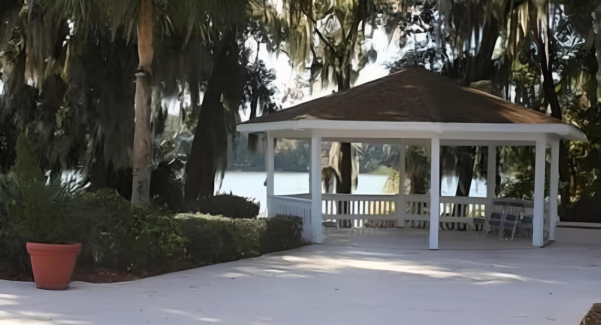 Stayable Select Gainesville interior in Gainesville, FL — gallery photo 2