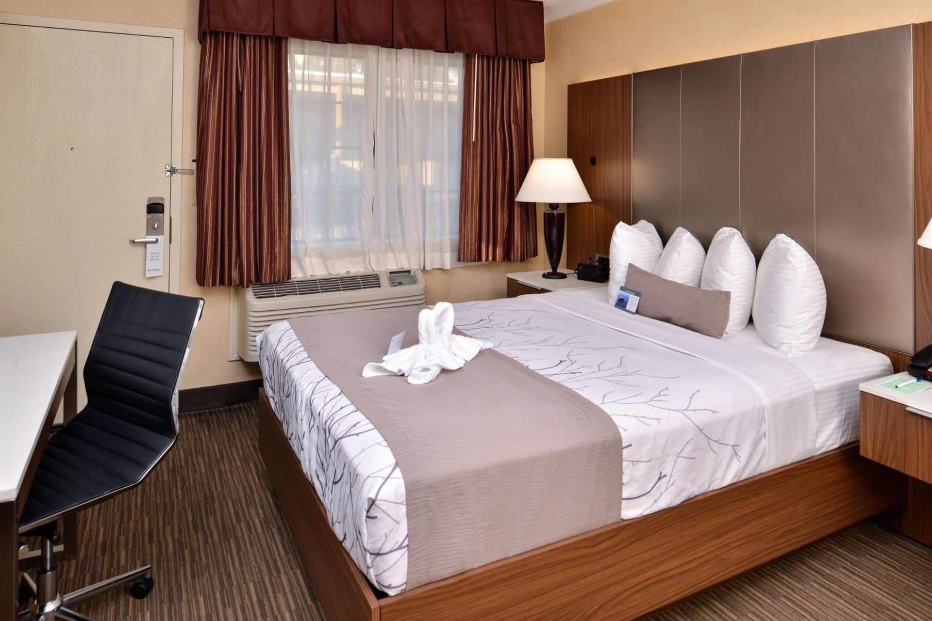 King Room - Non-Smoking at Best Western Hollywood Plaza Hotel - Walk of Fame Film City LA in Los Angeles, CA