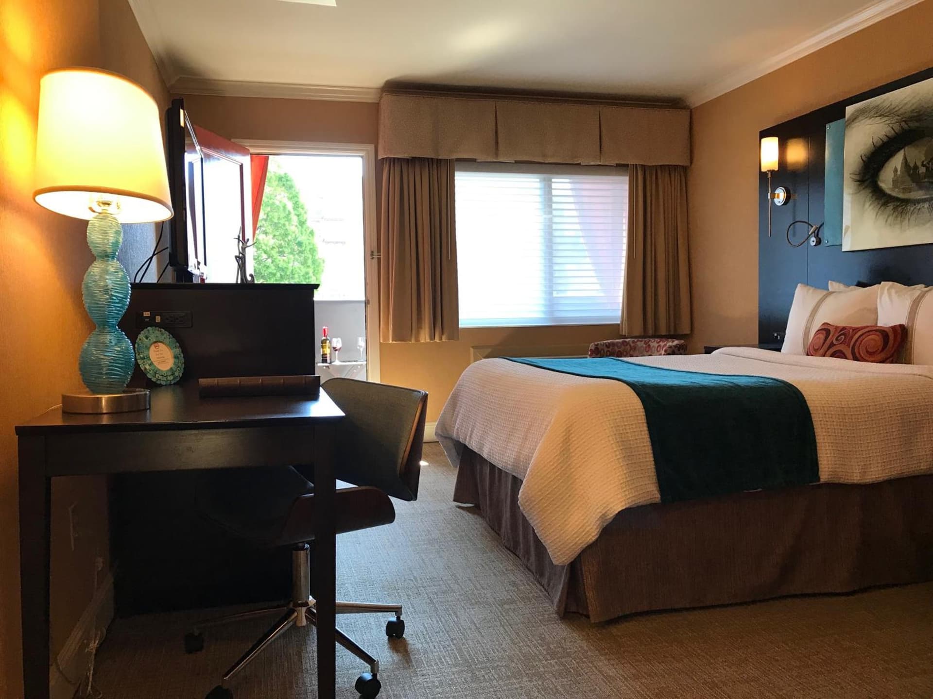 Deluxe Queen Room with One Queen Bed at The Dylan Hotel at SFO in Millbrae, CA