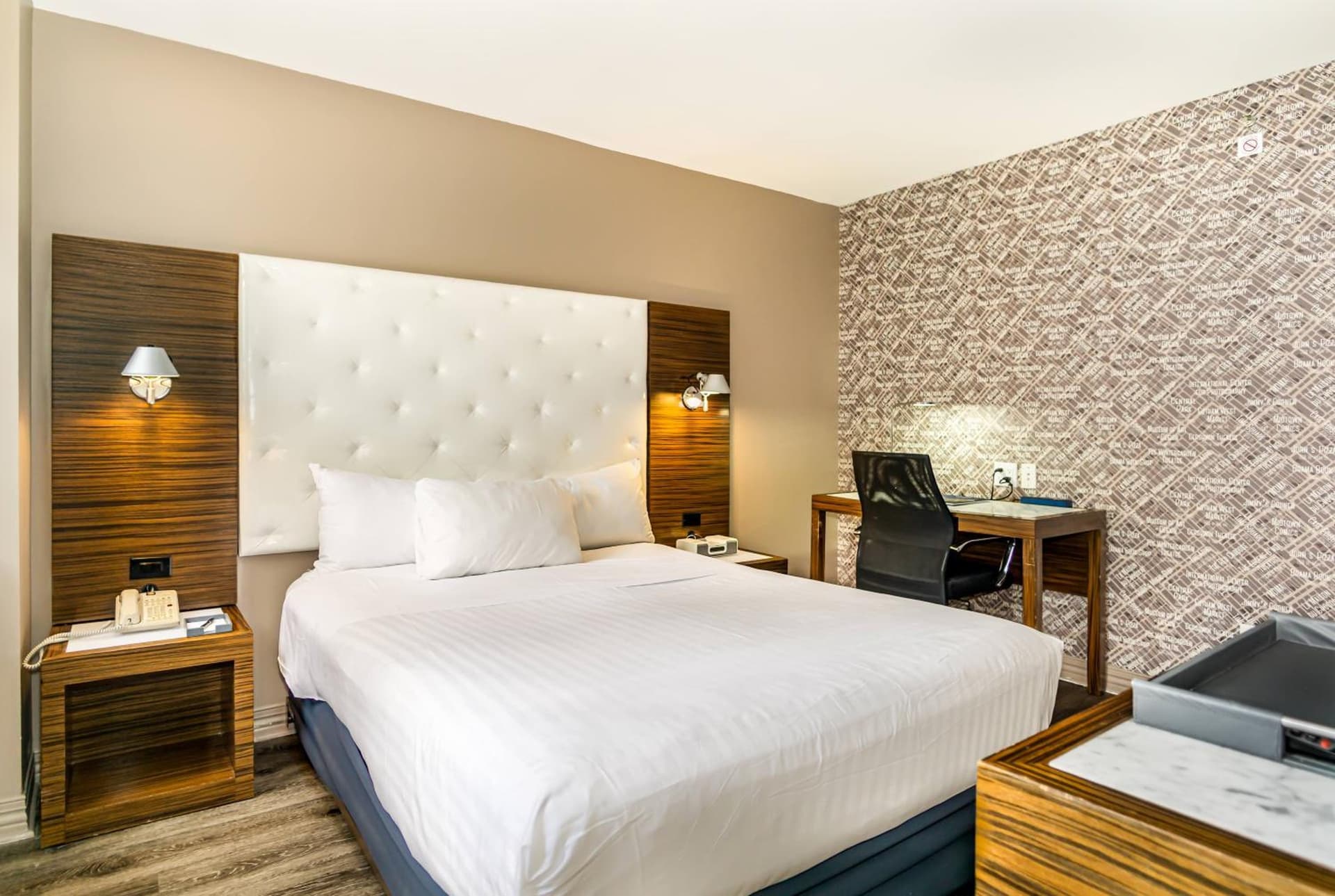 Deluxe Queen Room at The Gallivant Times Square in New York, NY