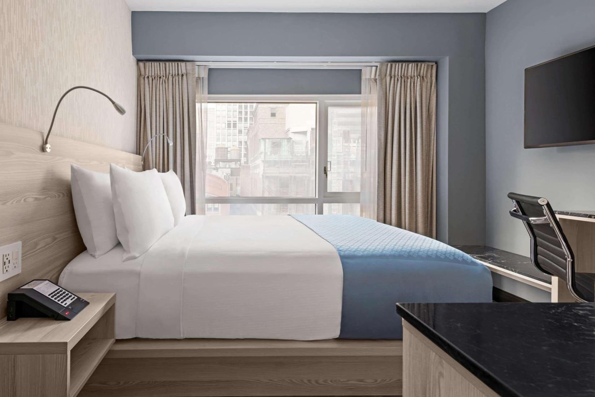 Queen Room with View - Non-Smoking at Wingate by Wyndham New York Midtown South/5th Ave in New York, NY