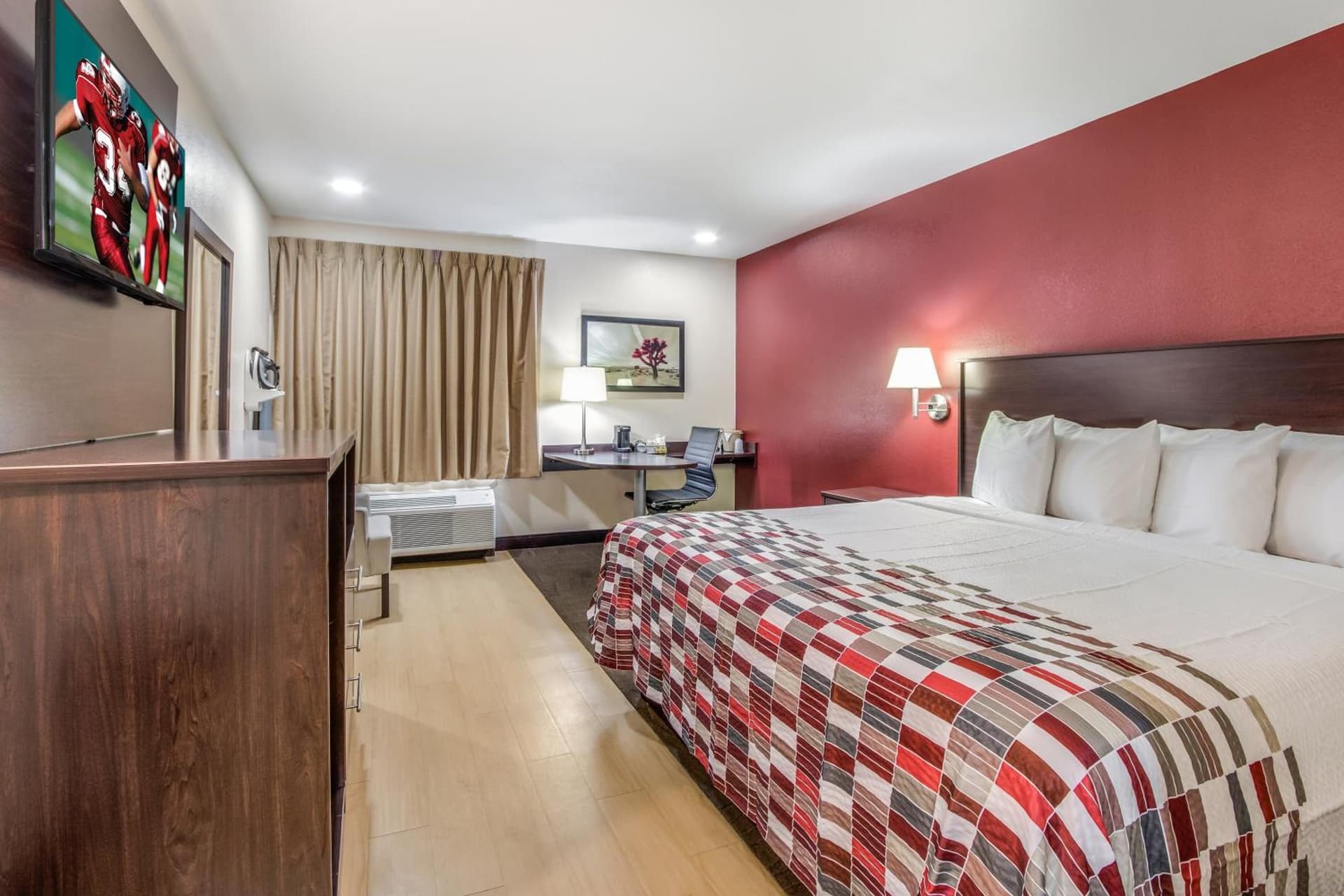 Superior King Room Smoke Free at Red Roof Inn Phoenix North - I-17 at Bell Rd in Phoenix, AZ