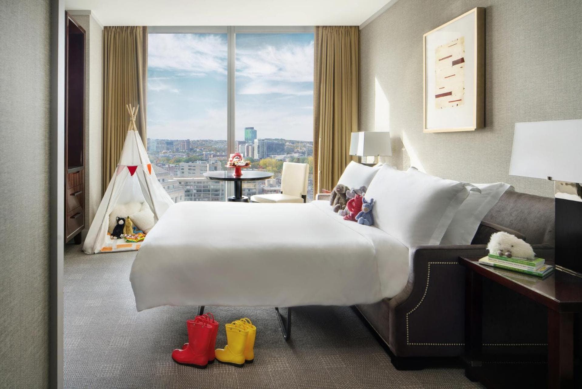 Executive Suite at Four Seasons Hotel One Dalton Street, Boston in Boston, MA