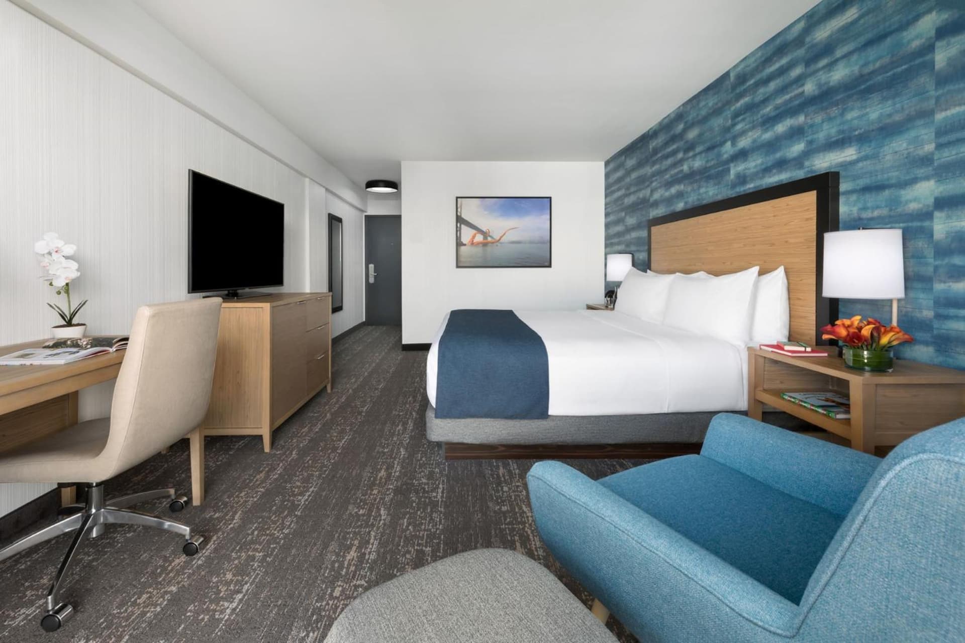 Deluxe King Room - Disability Access at Hotel Caza in San Francisco, CA