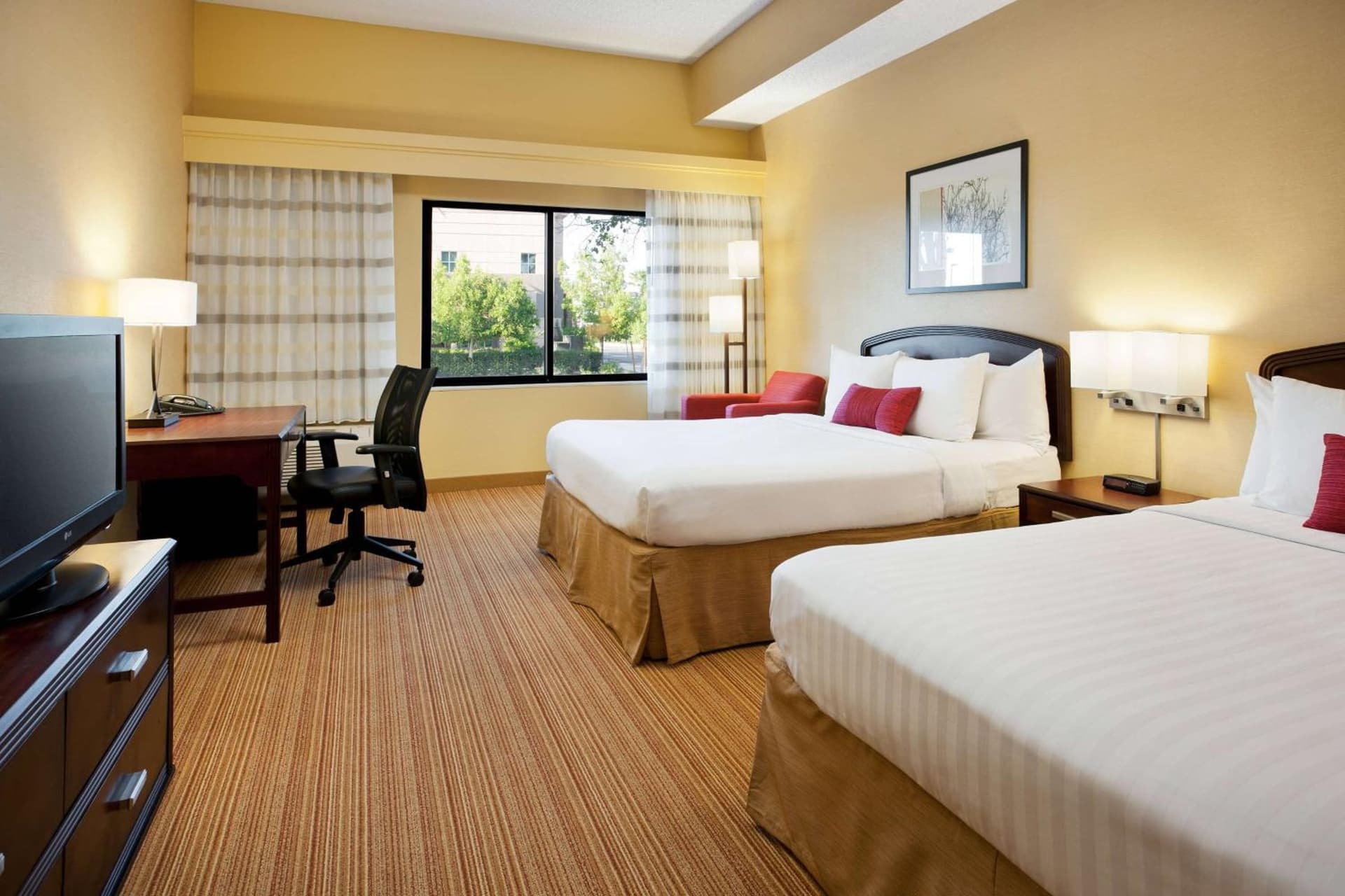 Guestroom Two Queens at Sonesta Select Las Vegas Summerlin in Las Vegas, NV