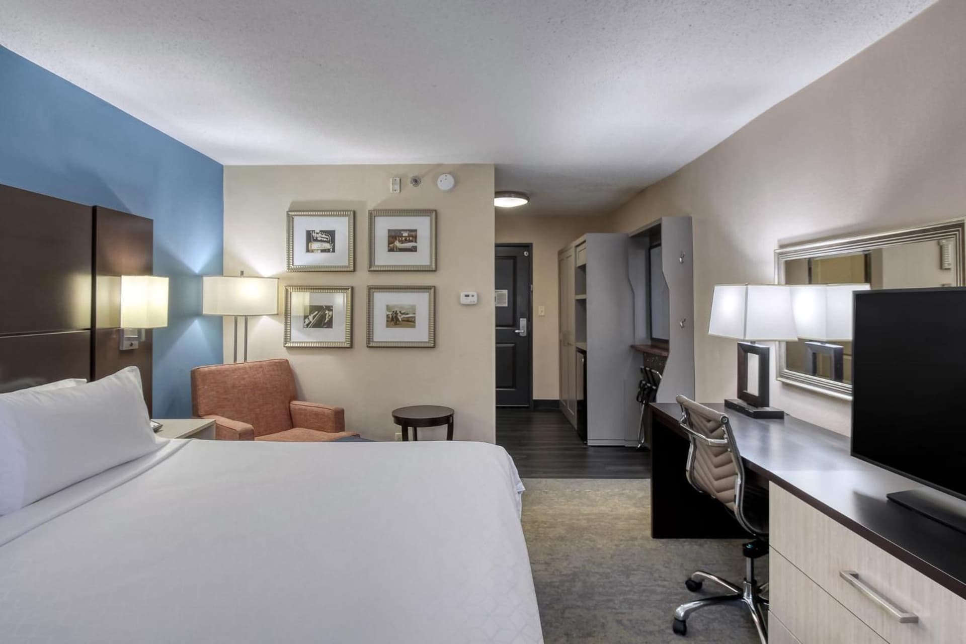 Standard King Room with Roll-In Shower - Communications Access at Holiday Inn & Suites Atlanta Airport North by IHG in Atlanta, GA