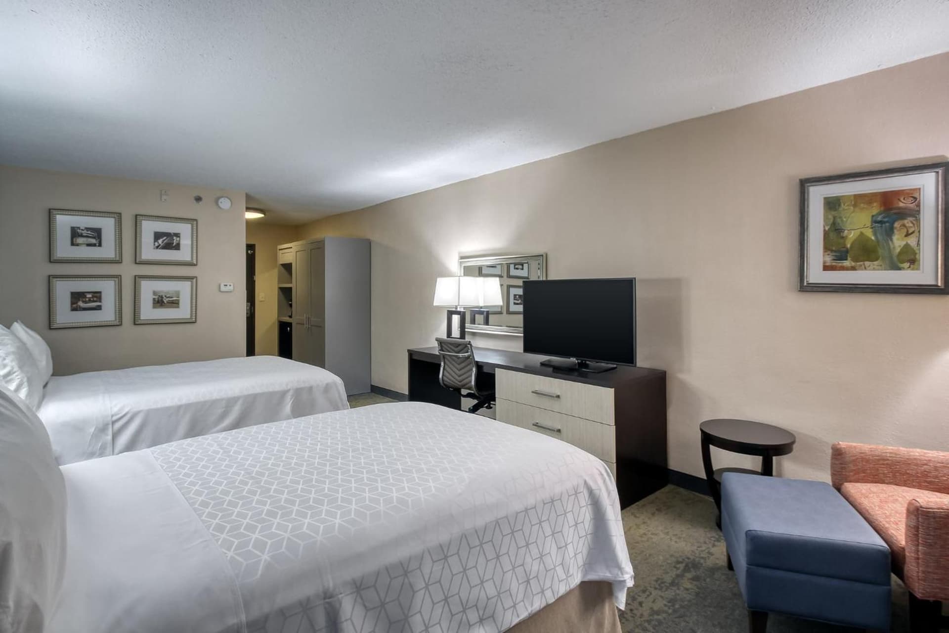 Standard Twin Room with Roll-in Shower - Communications Access at Holiday Inn & Suites Atlanta Airport North by IHG in Atlanta, GA