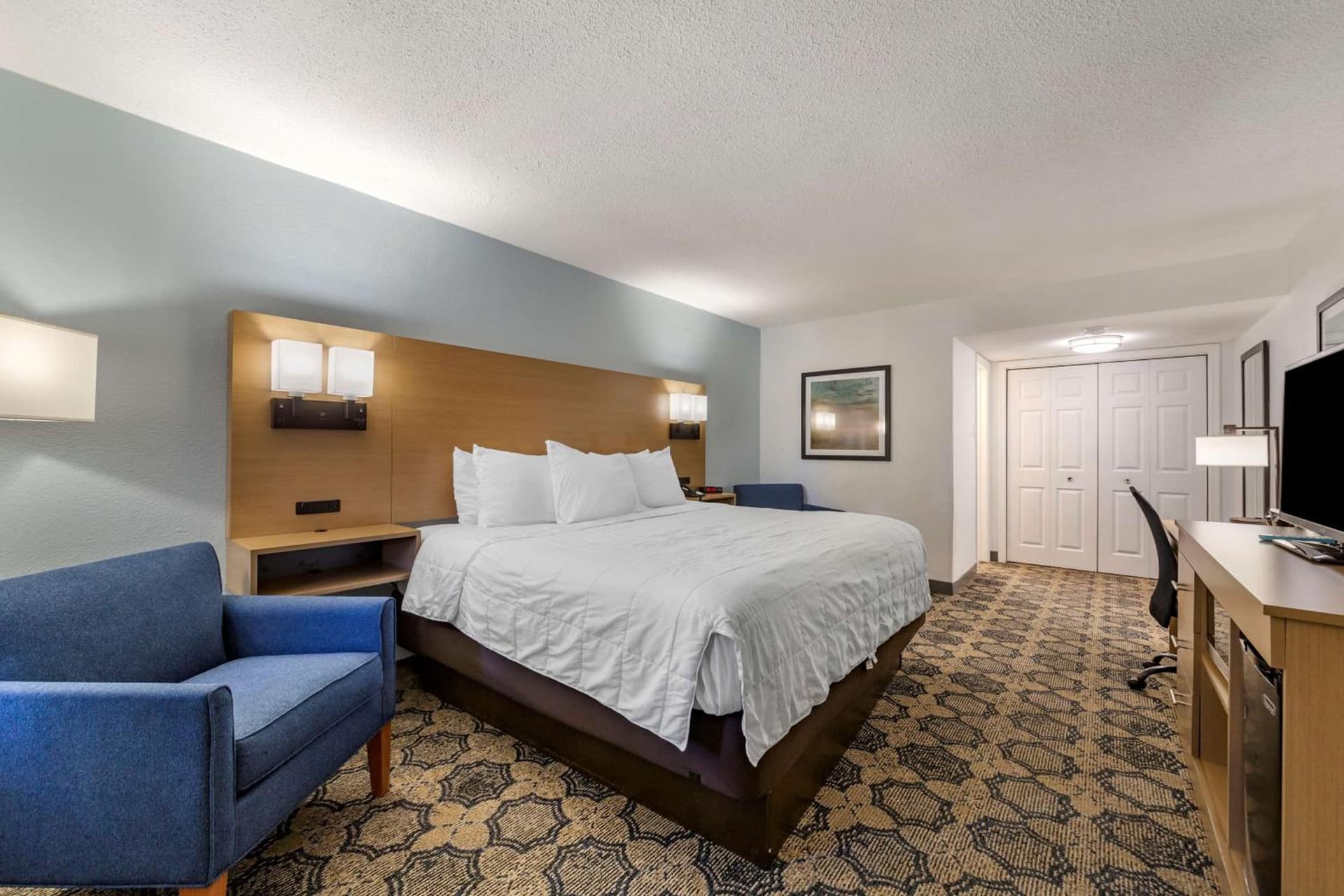King Room with Courtyard View - Upstairs - Non-Smoking at Best Western Palm Beach Lakes in West Palm Beach, FL