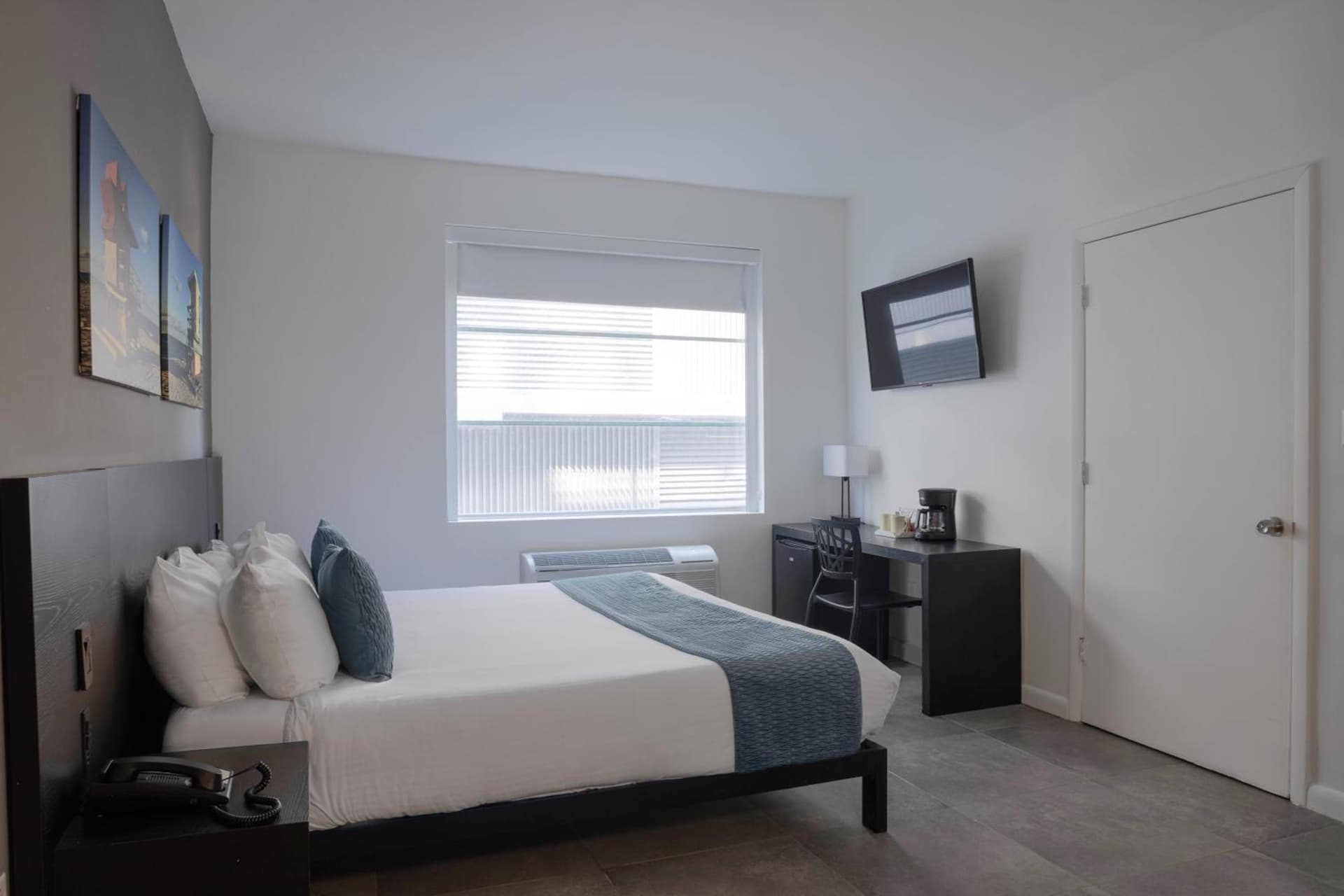 1 King Bed, Mobility/Hearing Accessible Room, Roll-In Shower, Non-Smoking at MB Hotel, Trademark Collection by Wyndham in Miami Beach, FL