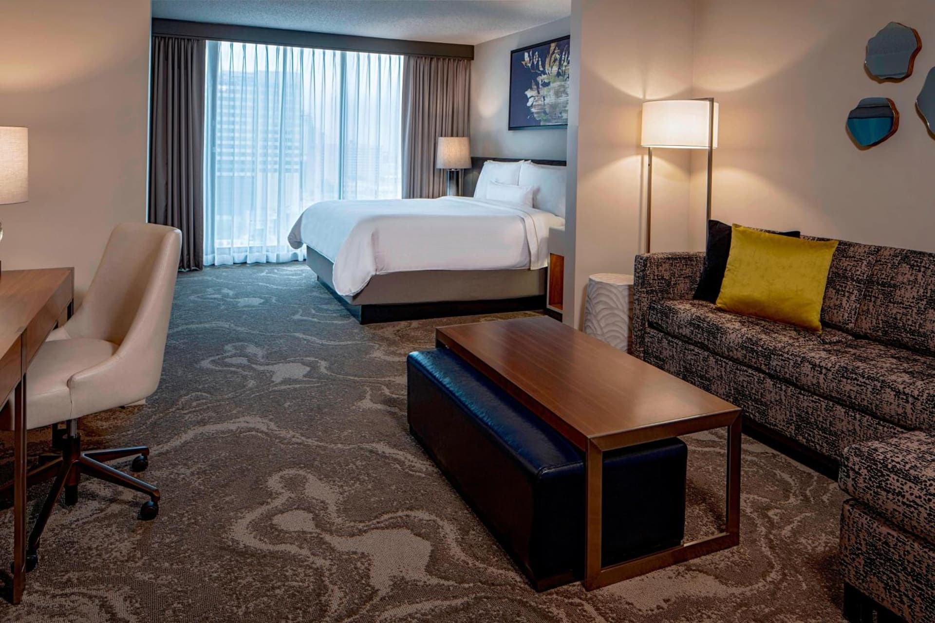 Executive Room, Larger Guest room, 1 King, Sofa bed at The Westin Oaks Houston at the Galleria in Houston, TX