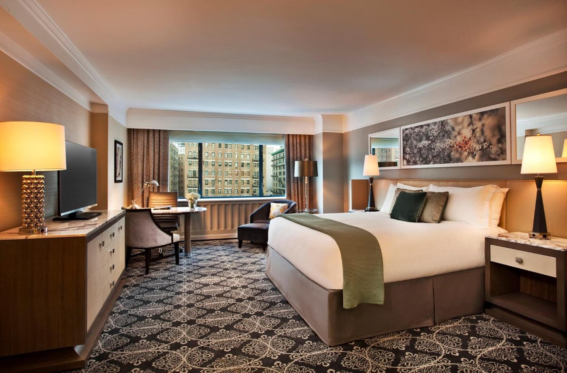 Avenue King at Loews Regency New York Hotel in New York, NY