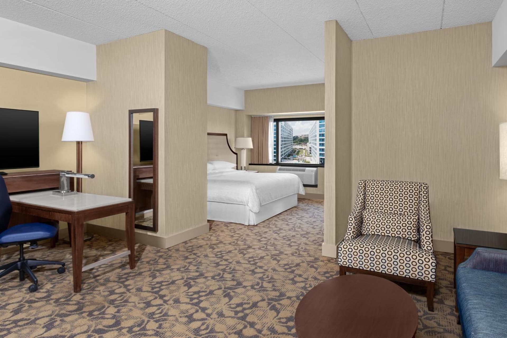 King Room at Sheraton Lincoln Harbor Hotel in Weehawken