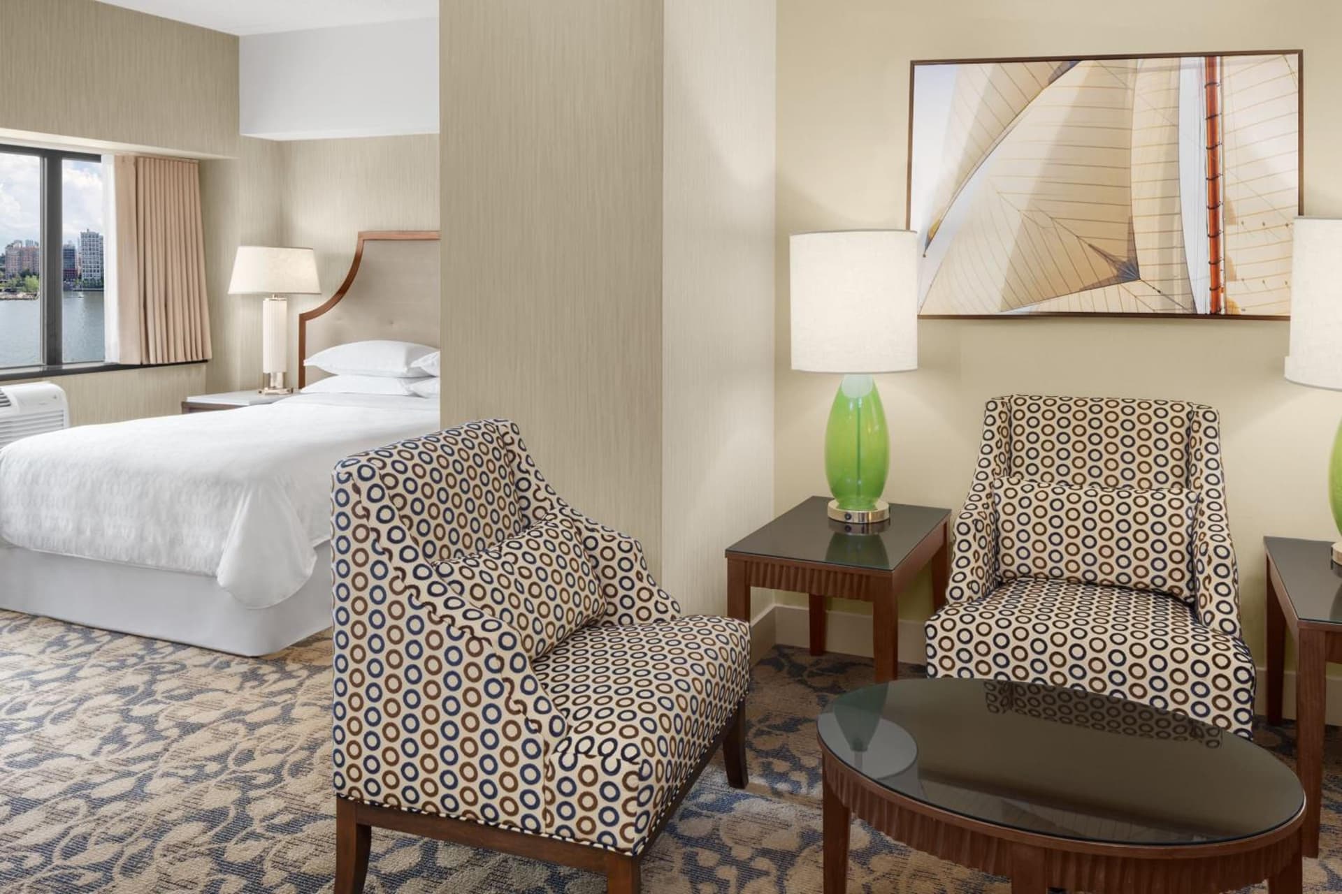 Queen Room - Hearing Accessible at Sheraton Lincoln Harbor Hotel in Weehawken