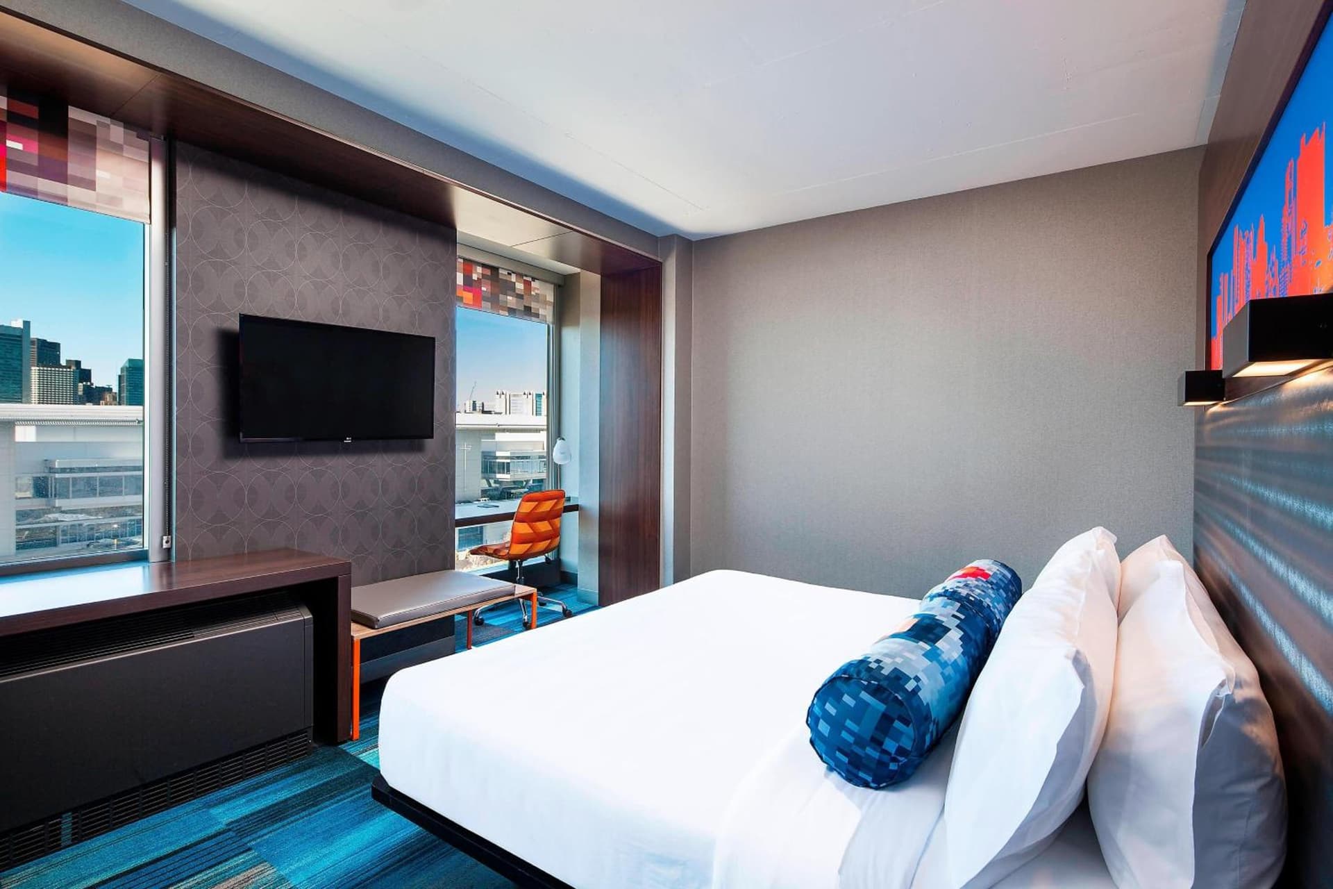 Breezy King, Larger Guest room, 1 King at Aloft Boston Seaport District in Boston, MA