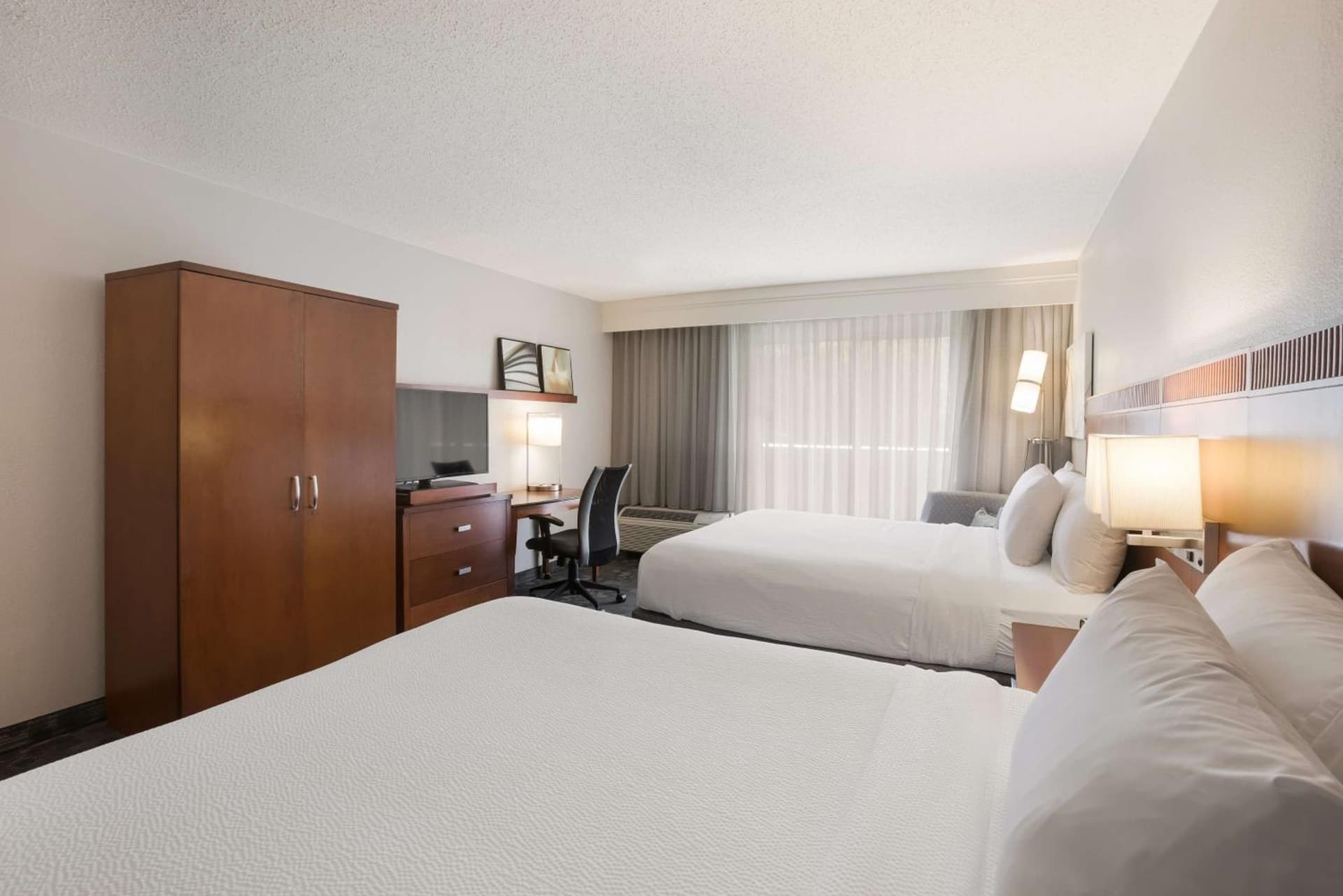 Hearing Accessible - Deluxe Two Queens with Tub at Sonesta Select Atlanta Midtown Georgia Tech in Atlanta, GA