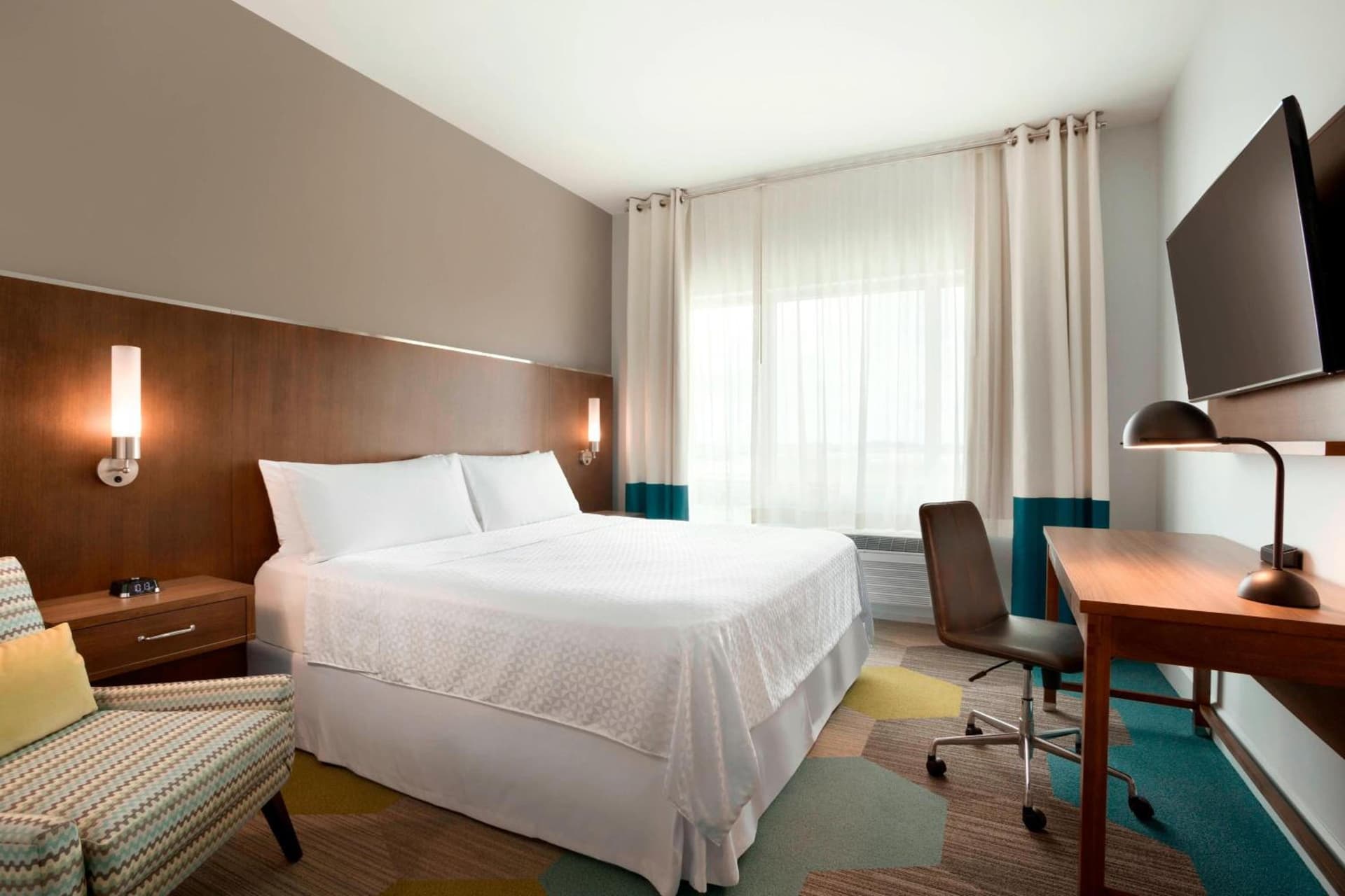 Guest Room, 1 King at Four Points by Sheraton Miami Airport in Miami, FL