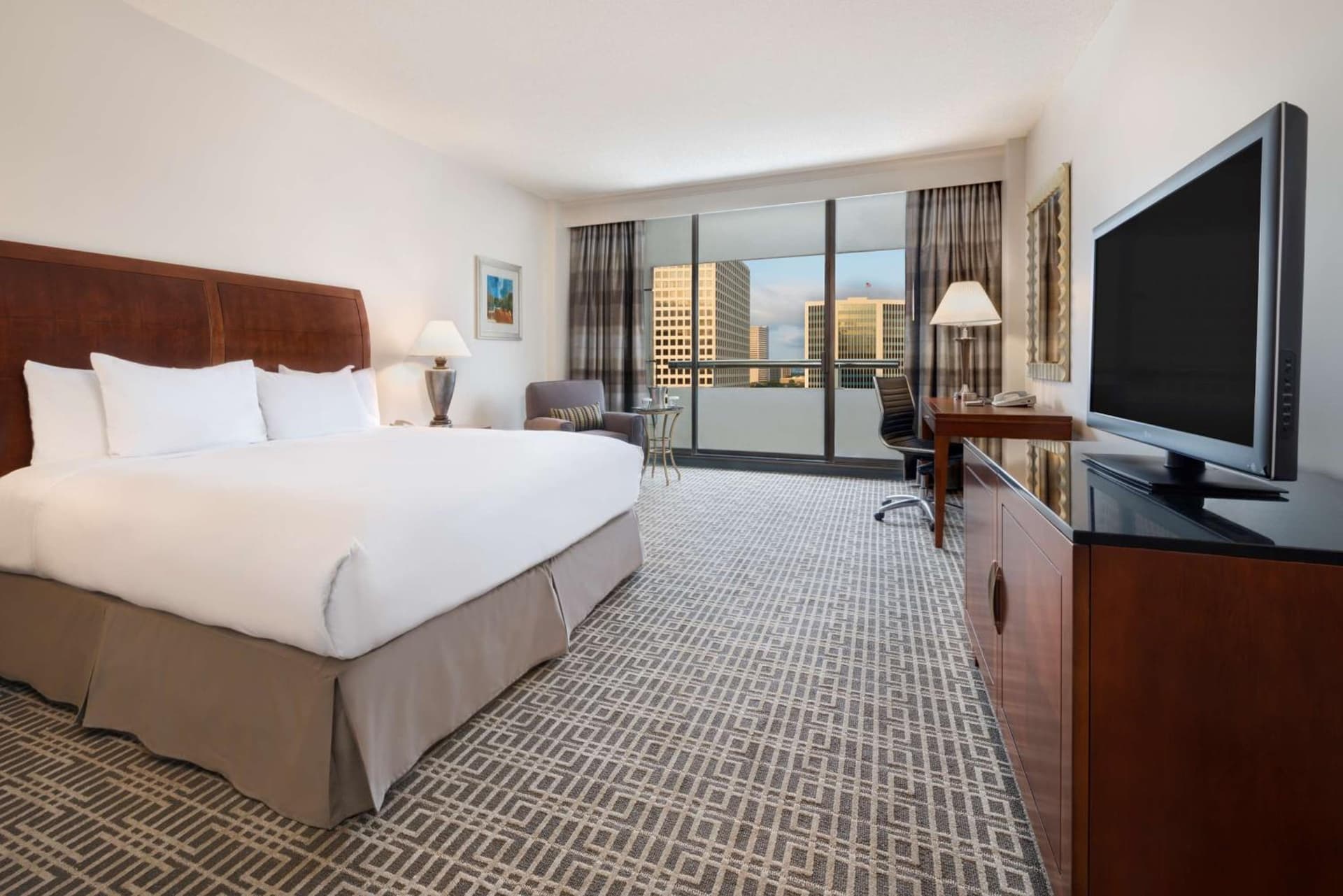 King Room with Roll-In Shower - Mobility Access at Hilton Houston Post Oak by the Galleria in Houston, TX