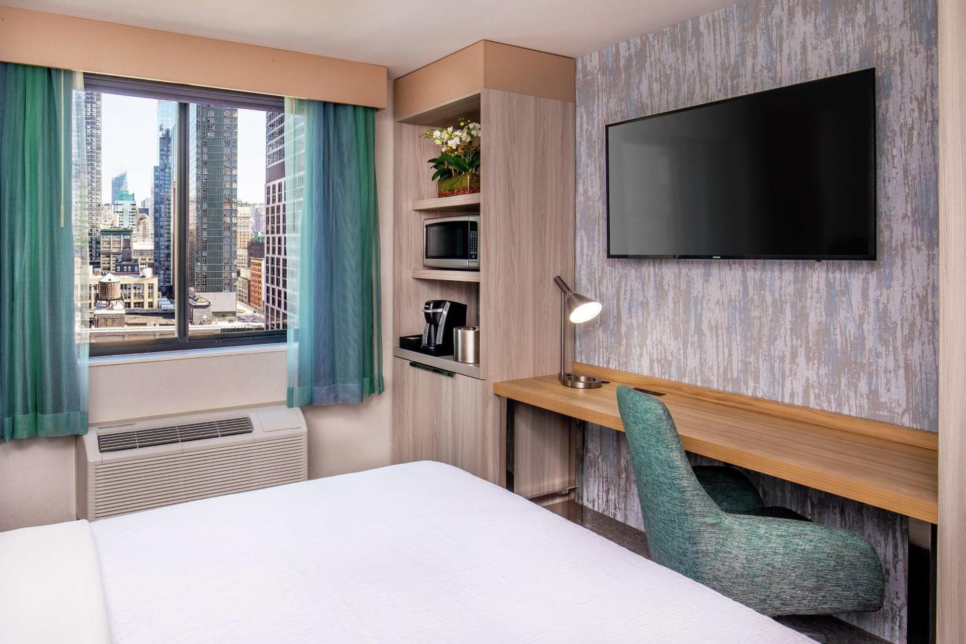 High Floor King Room at Hilton Garden Inn New York/Manhattan-Chelsea in New York, NY