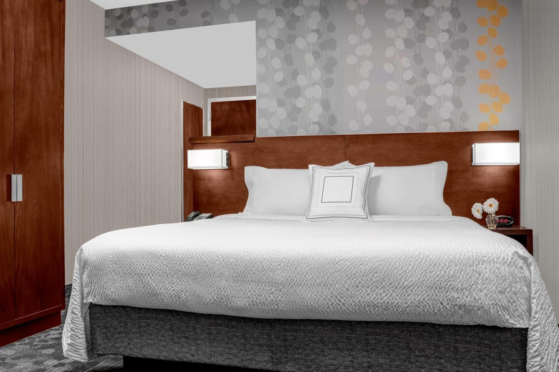 King Room at Courtyard by Marriott New York Manhattan Upper East Side in New York, NY
