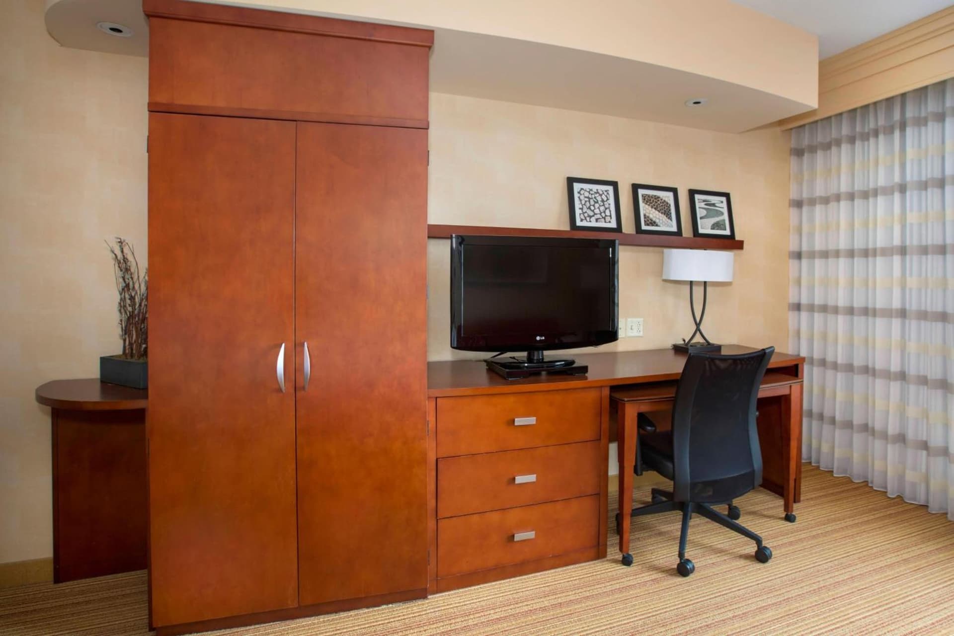King Room at Courtyard Boston-South Boston in Boston, MA