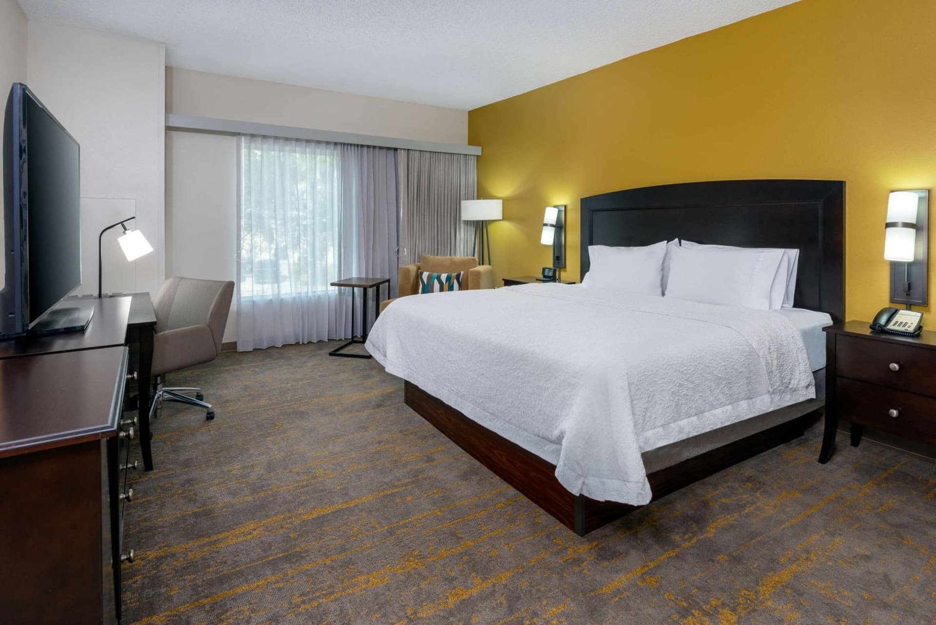 King Room with Accessible Tub - Mobility and Hearing Access/Non-Smoking at Hampton Inn and Suites Sarasota/Lakewood Ranch in Sarasota, FL