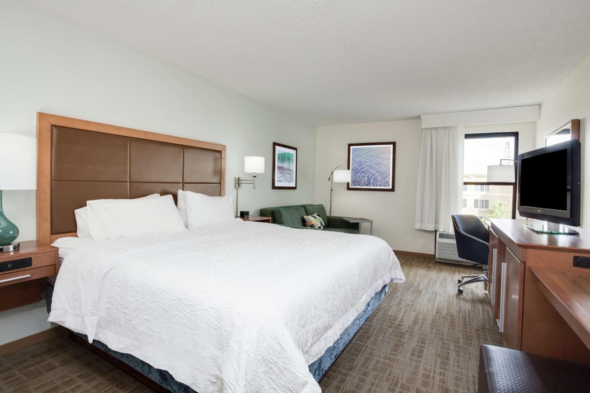 King Room with Sofa Bed and Study - Non-Smoking at Hampton Inn Orlando International Drive Convention Center in Orlando, FL