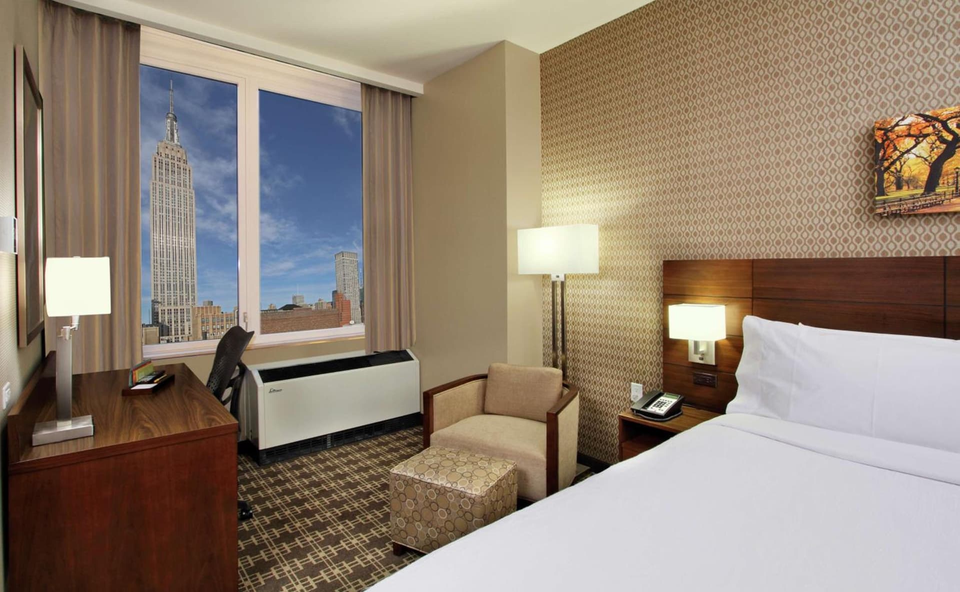 King Room with Mobility Accessible Tub at Hilton Garden Inn New York/Midtown Park Avenue in New York, NY